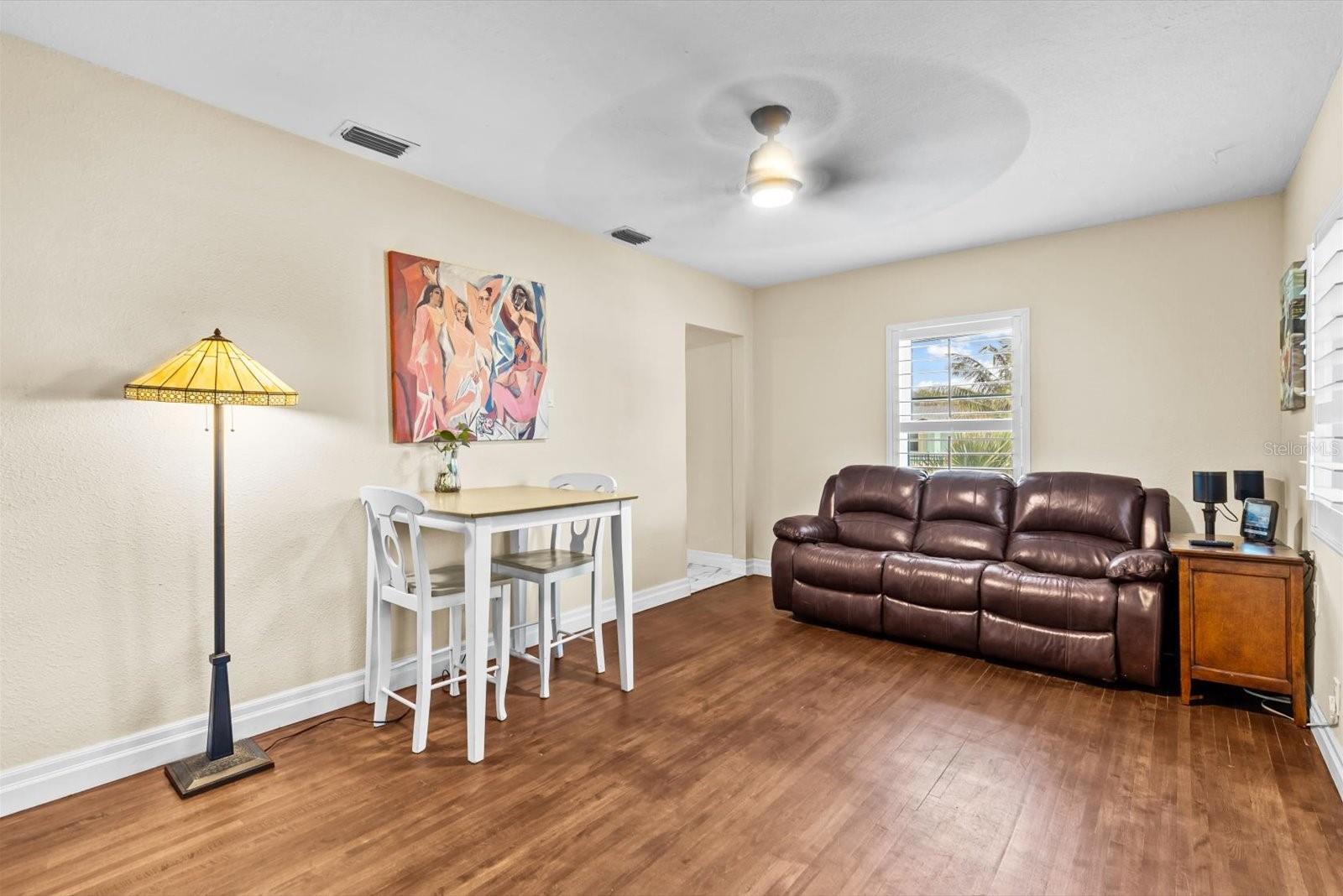 Image 9 of 25 For 301 Granada Street
