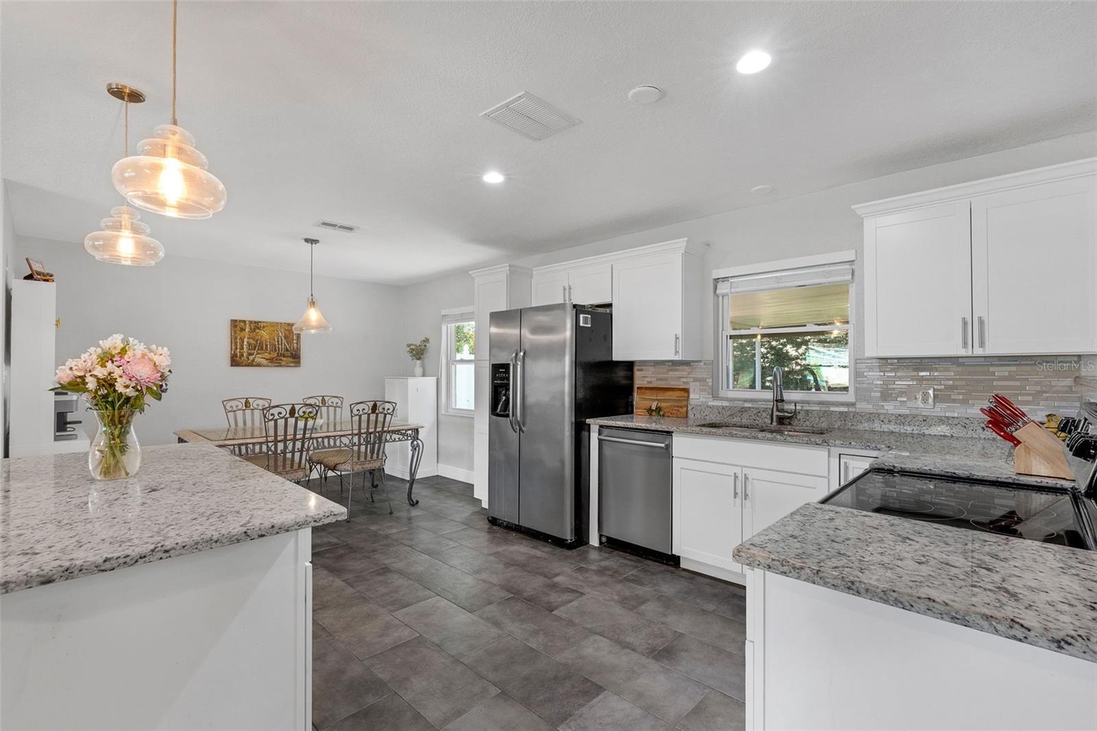 Image 4 of 32 For 7104 Wrenwood Way