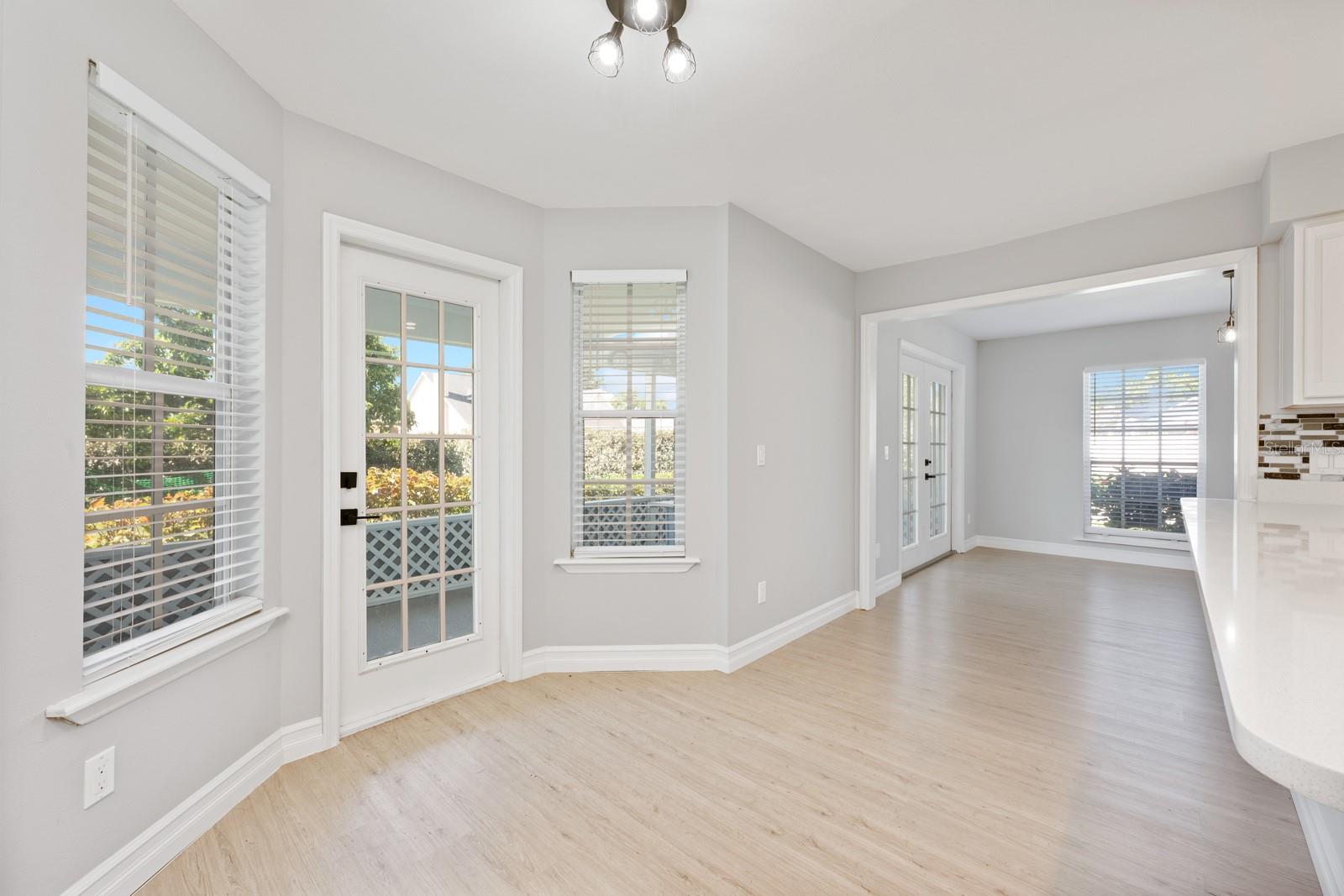 Image 34 of 42 For 524 Glen Grove Lane