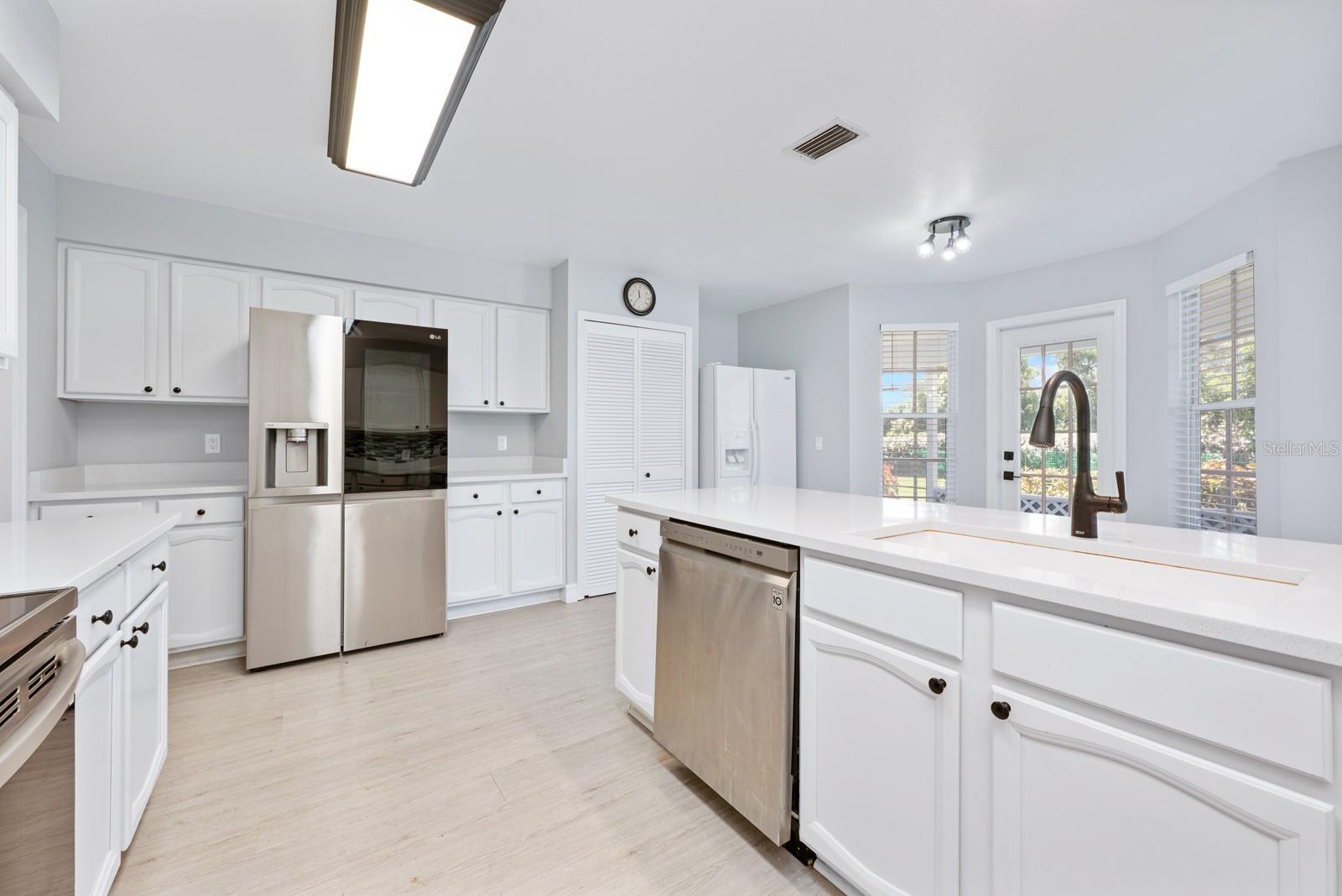 Image 7 of 42 For 524 Glen Grove Lane