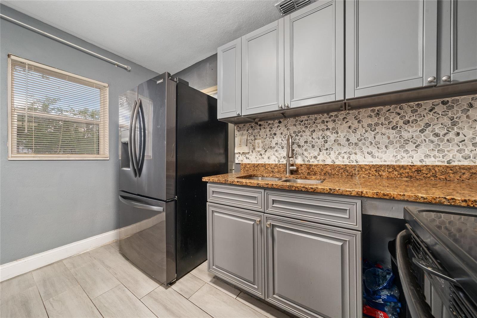 Image 12 of 22 For 713 22nd Street