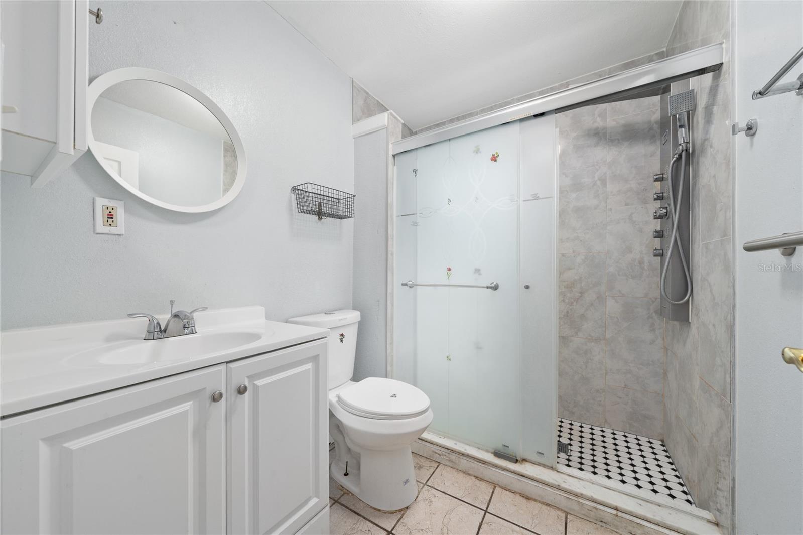 Image 16 of 22 For 713 22nd Street