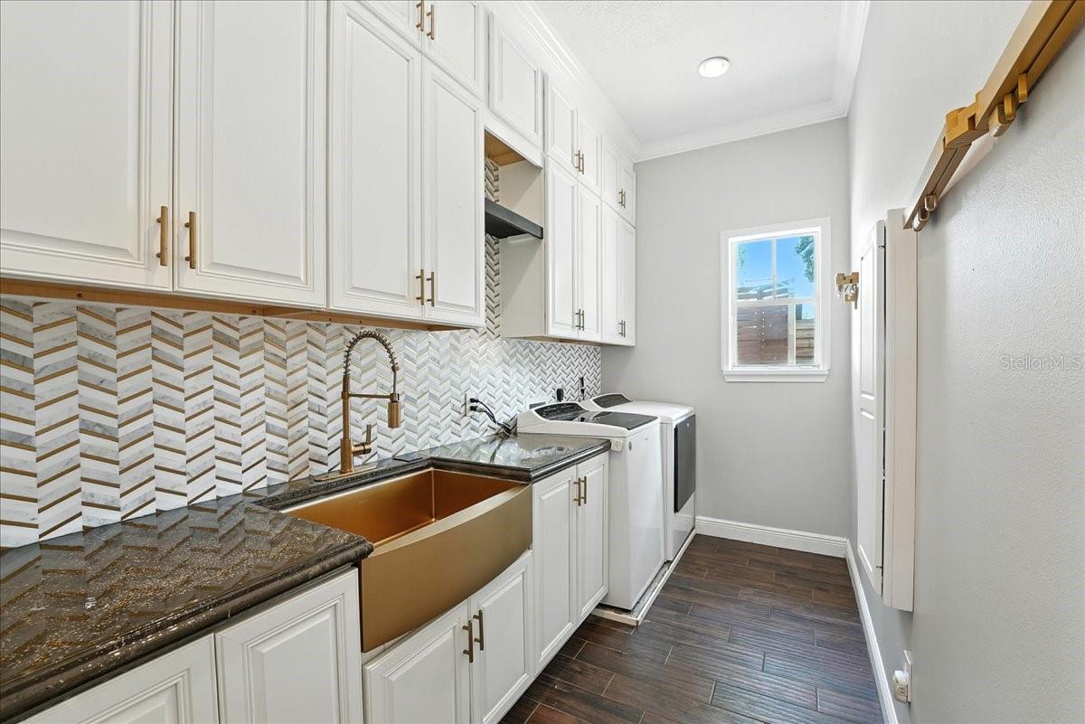 Image 16 of 19 For 2300 Central Boulevard