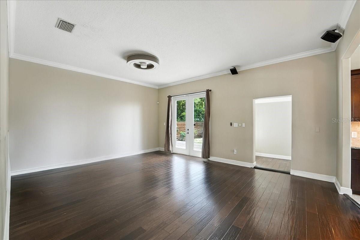 Image 7 of 19 For 2300 Central Boulevard