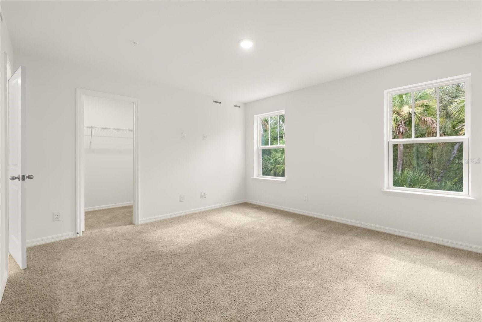 Image 11 of 25 For 548 Southern Edge Way