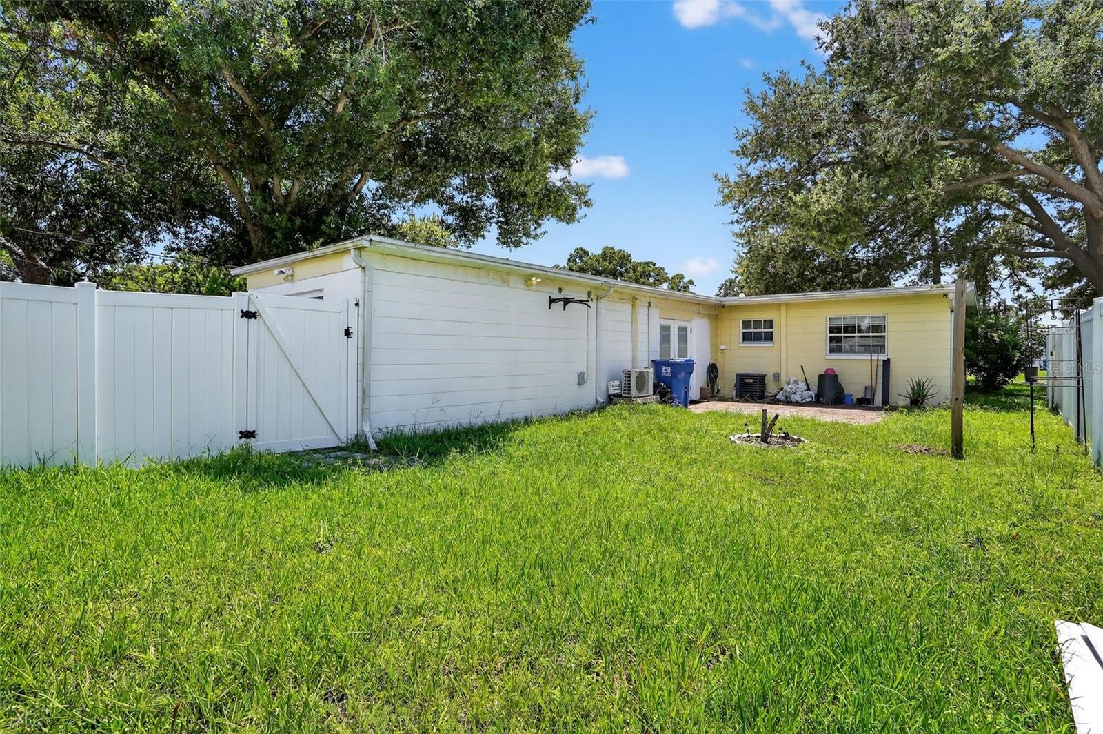 Image 23 of 25 For 5737 16th Avenue N