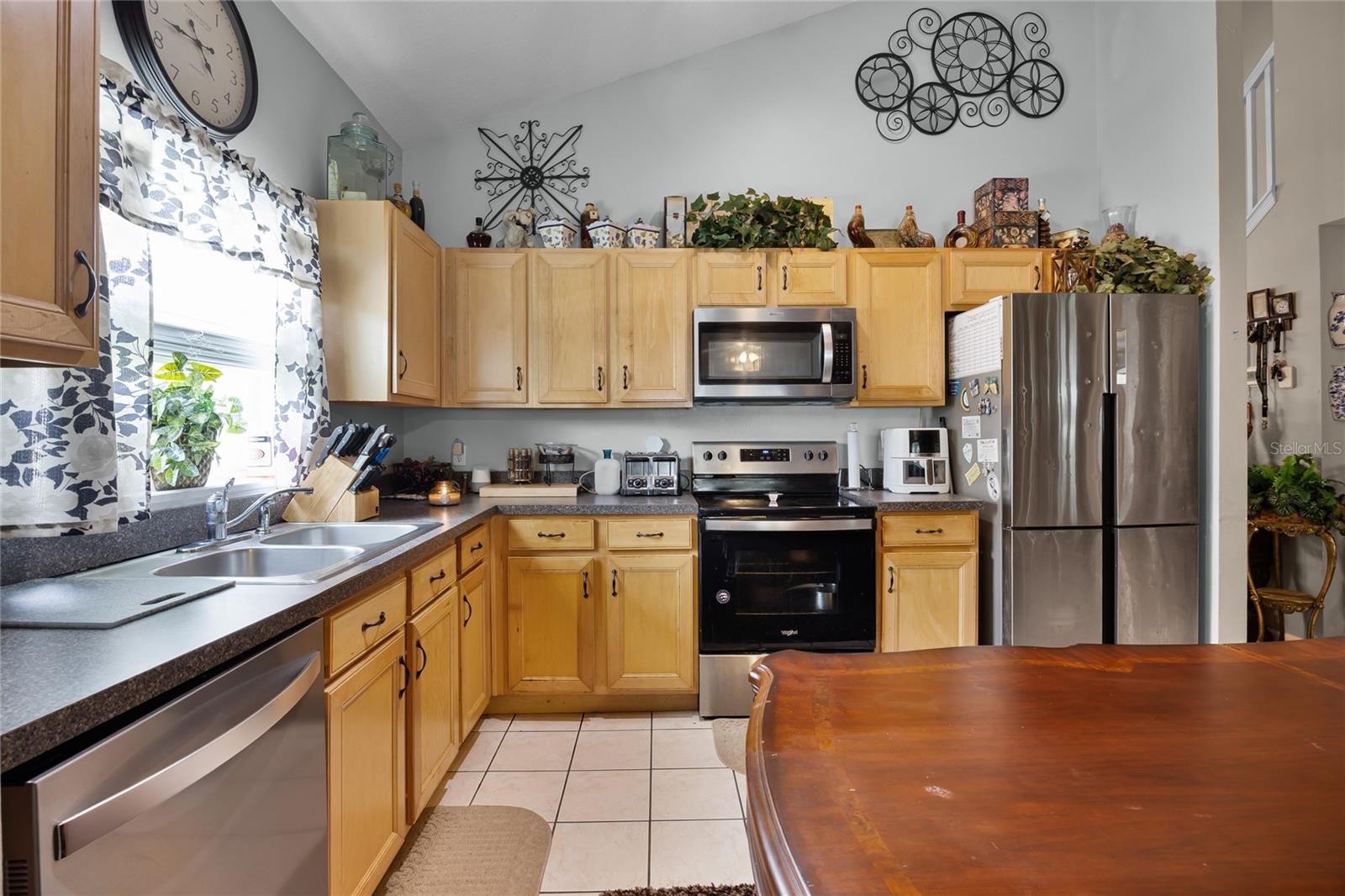 Image 8 of 40 For 435 Scrub Jay Way E