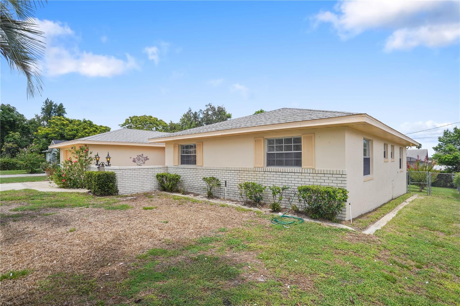 Image 3 of 40 For 1108 Sherbrook Drive