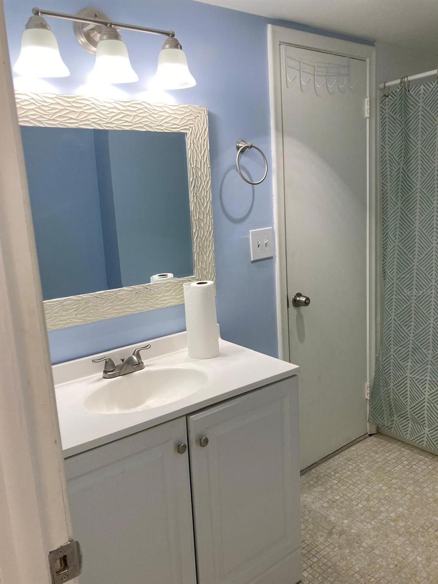 Image 17 of 49 For 3703 166th Street 905