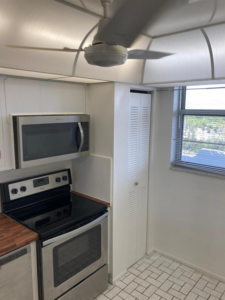 Image 31 of 49 For 3703 166th Street 905
