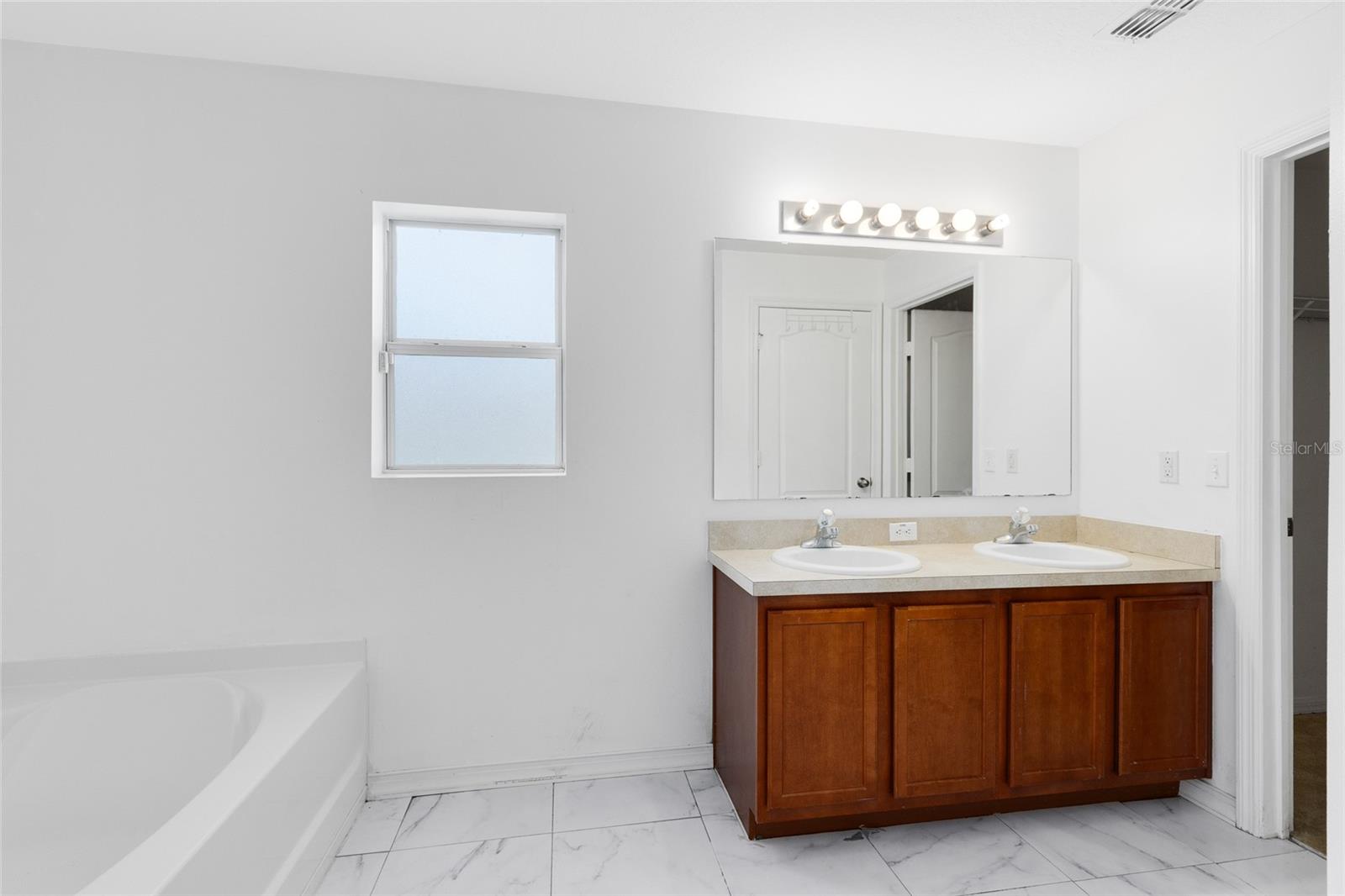 Image 18 of 34 For 5565 Lochdale Drive