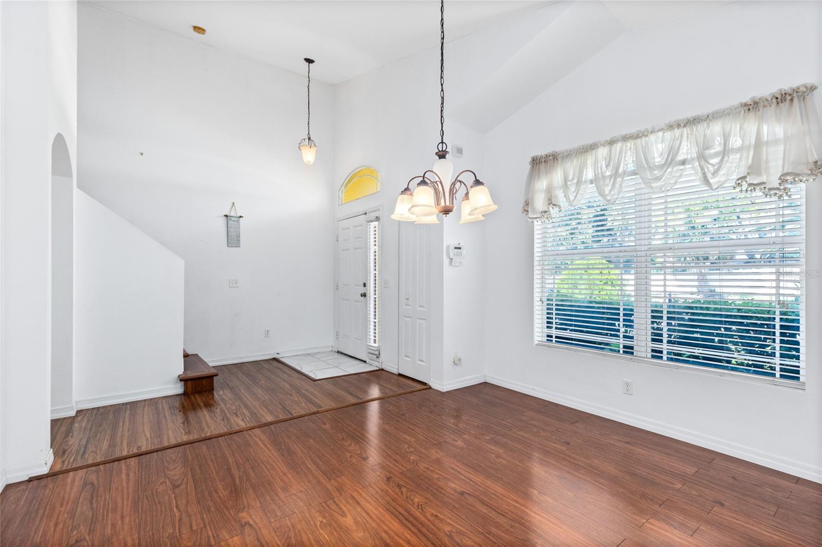 Image 6 of 34 For 5565 Lochdale Drive