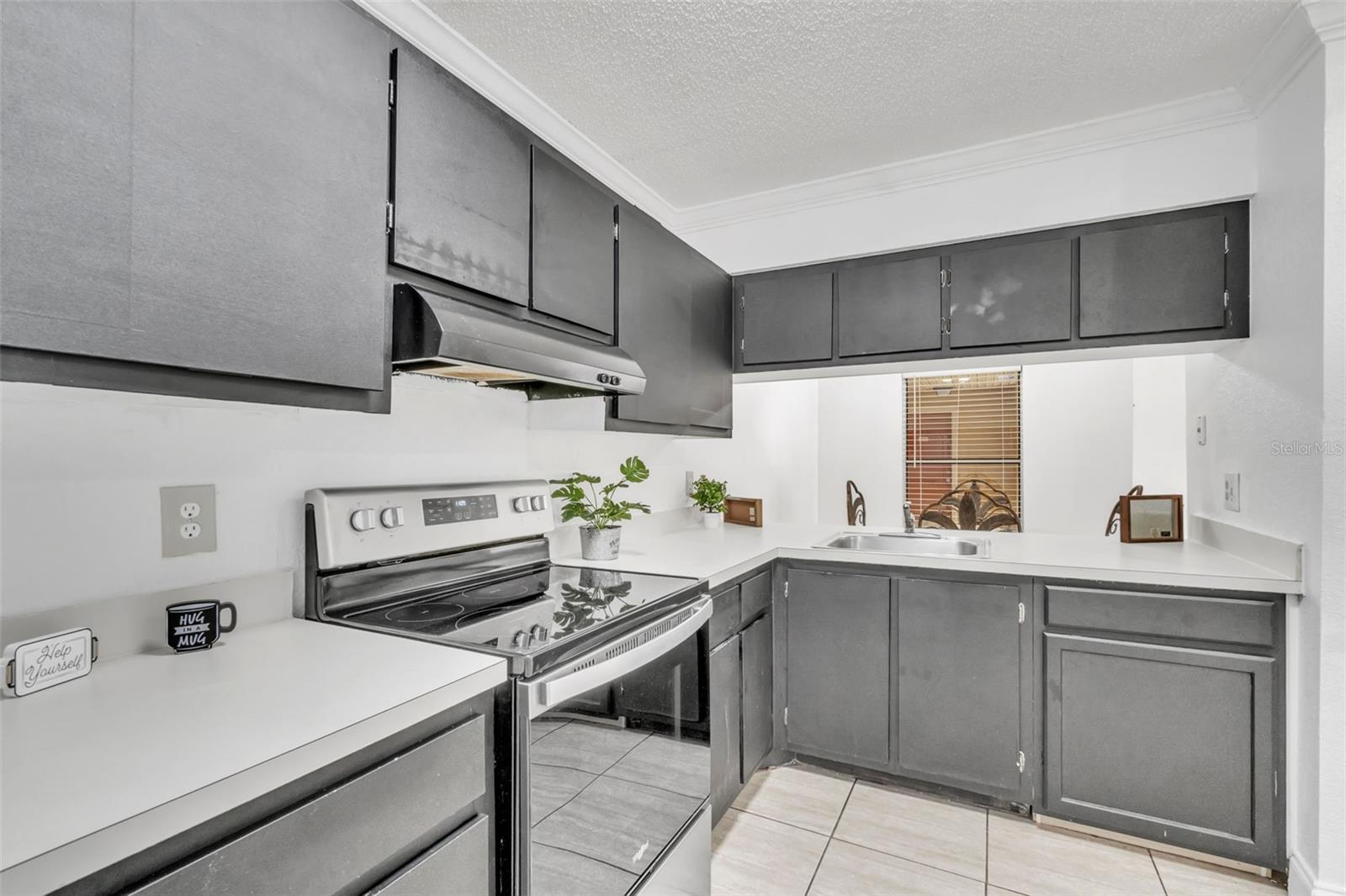 Image 4 of 16 For 664 Kenwick Circle 104