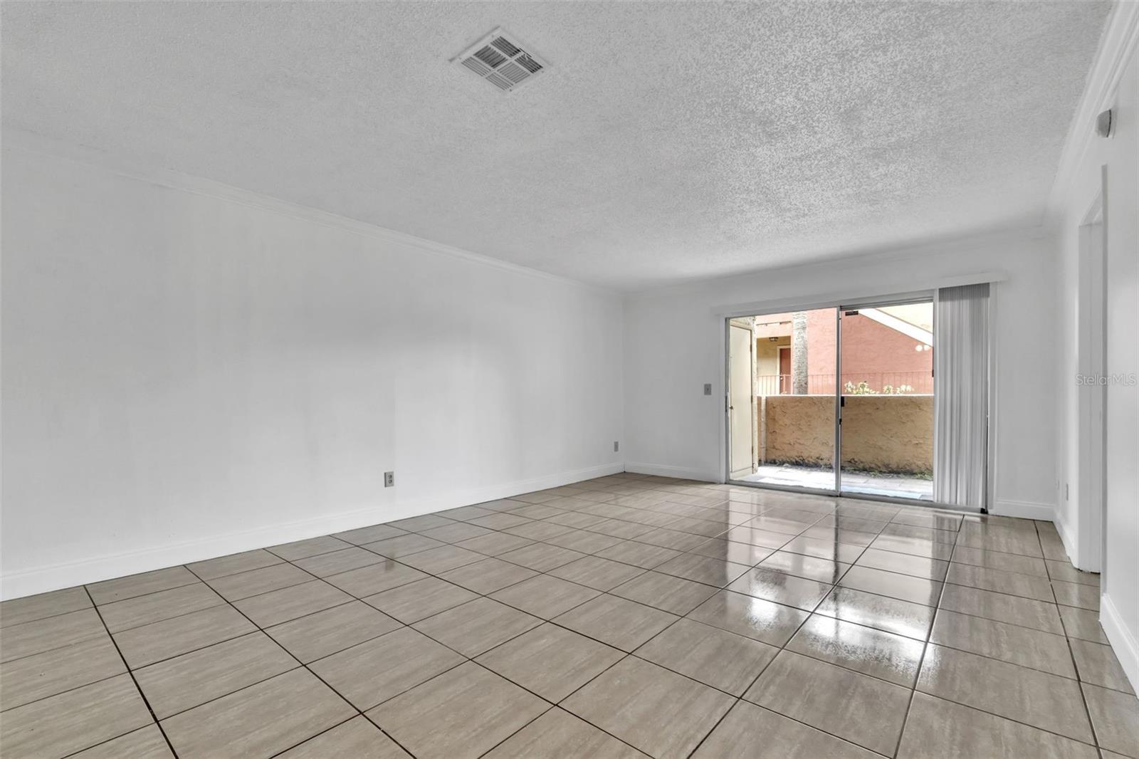 Image 8 of 16 For 664 Kenwick Circle 104