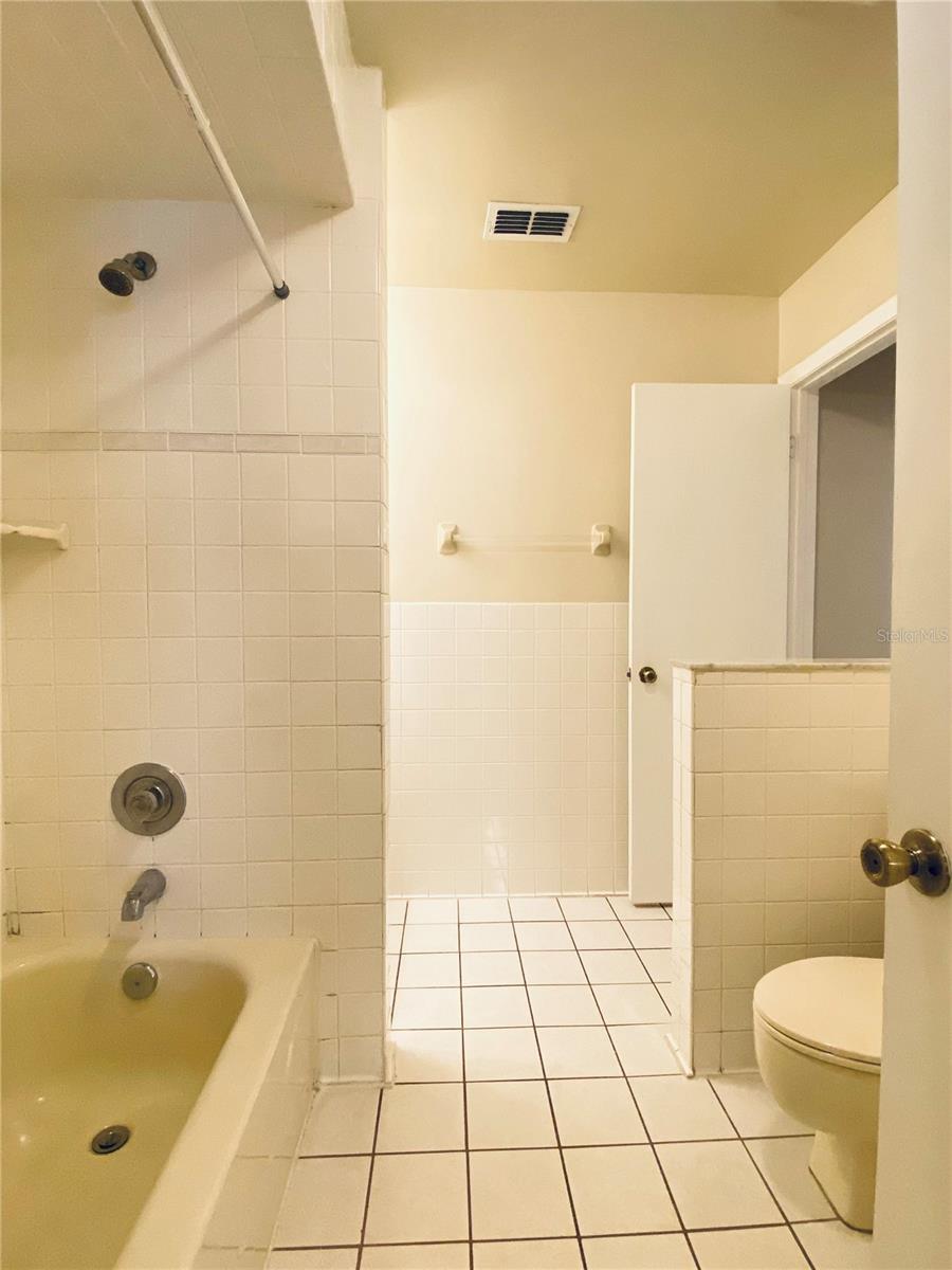 Image 12 of 19 For 2906 Semoran Boulevard A-3
