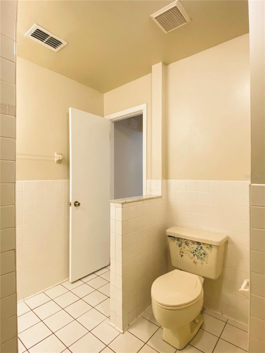 Image 13 of 19 For 2906 Semoran Boulevard A-3
