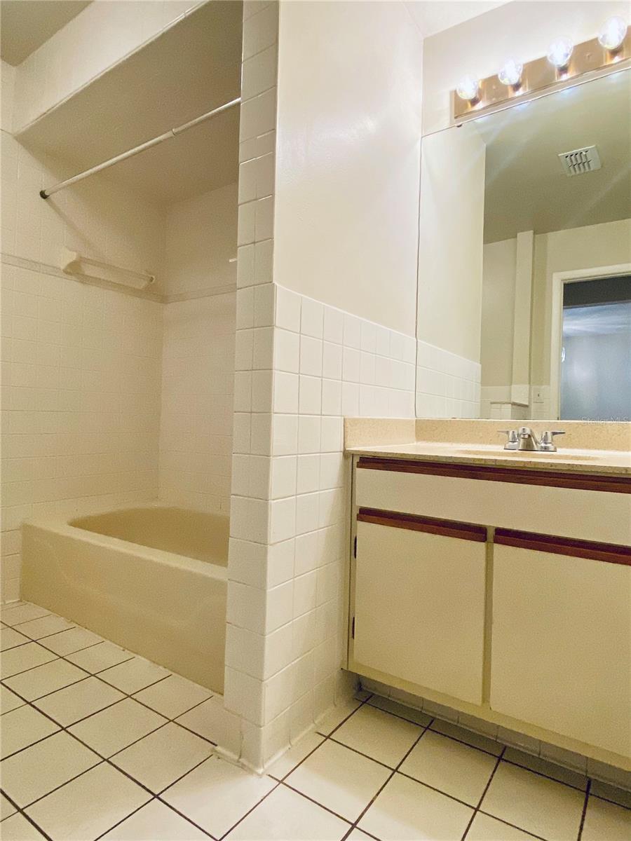 Image 14 of 19 For 2906 Semoran Boulevard A-3