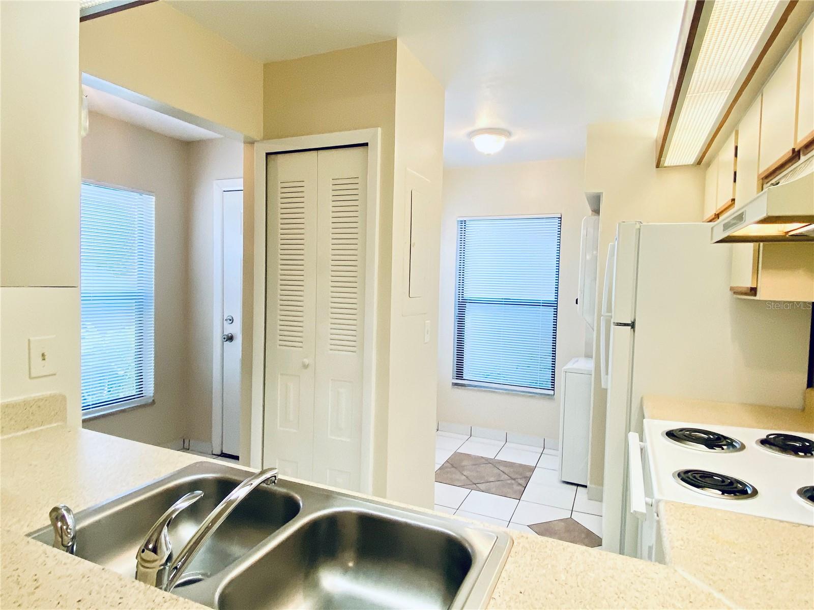 Image 4 of 19 For 2906 Semoran Boulevard A-3