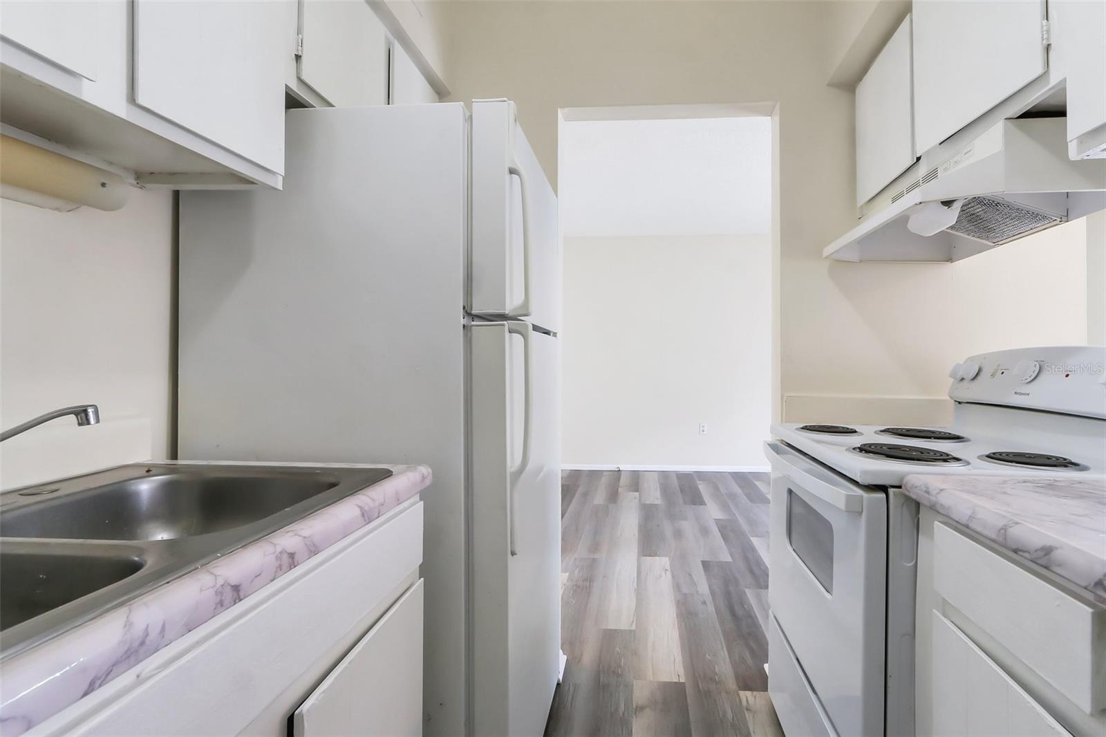 Image 9 of 22 For 5317 Curry Ford Road J102