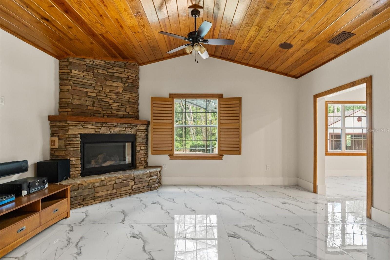 Image 12 of 51 For 27012 Grand Oak Lane