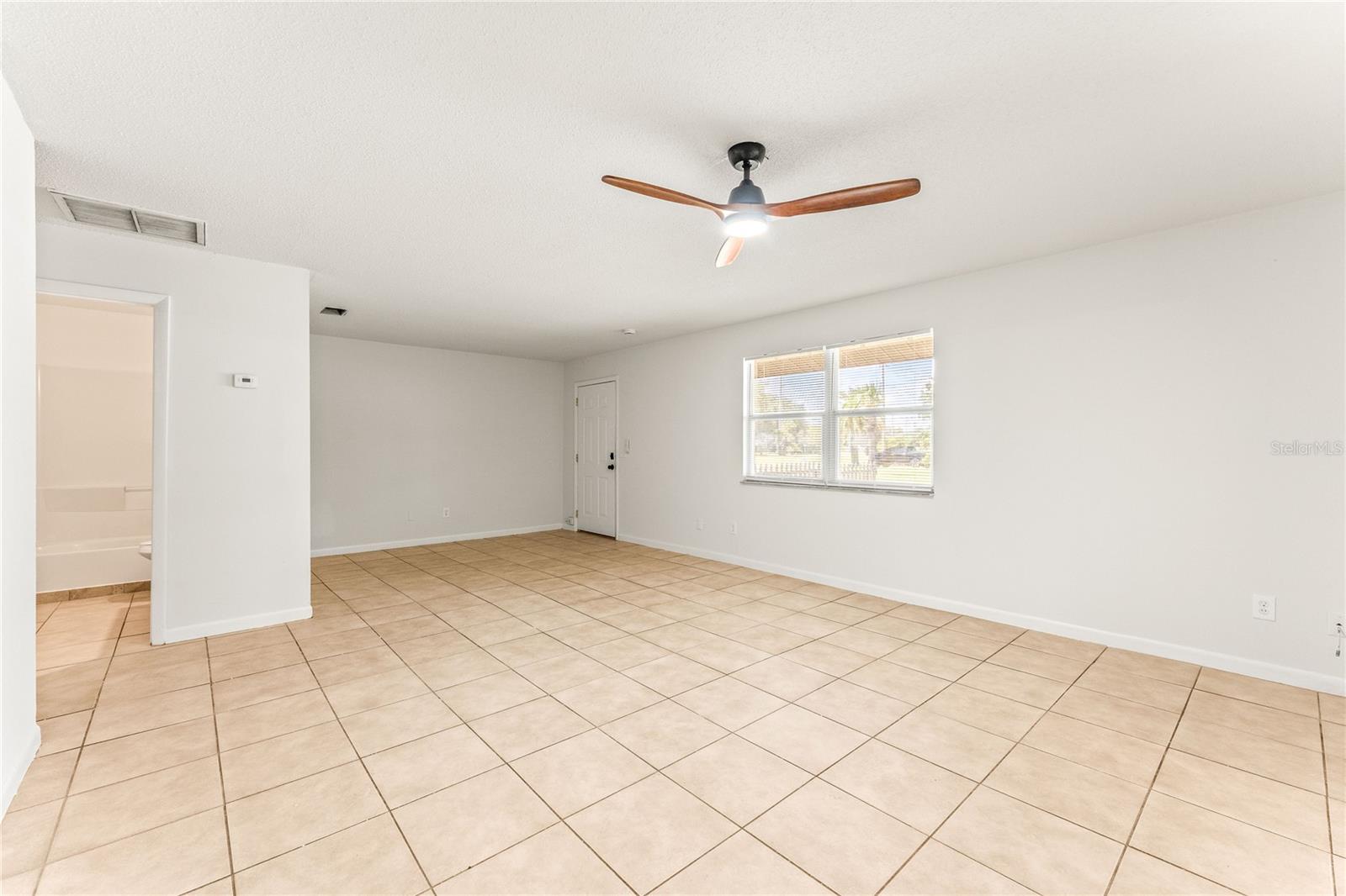 Image 5 of 28 For 1527 Juniper Drive