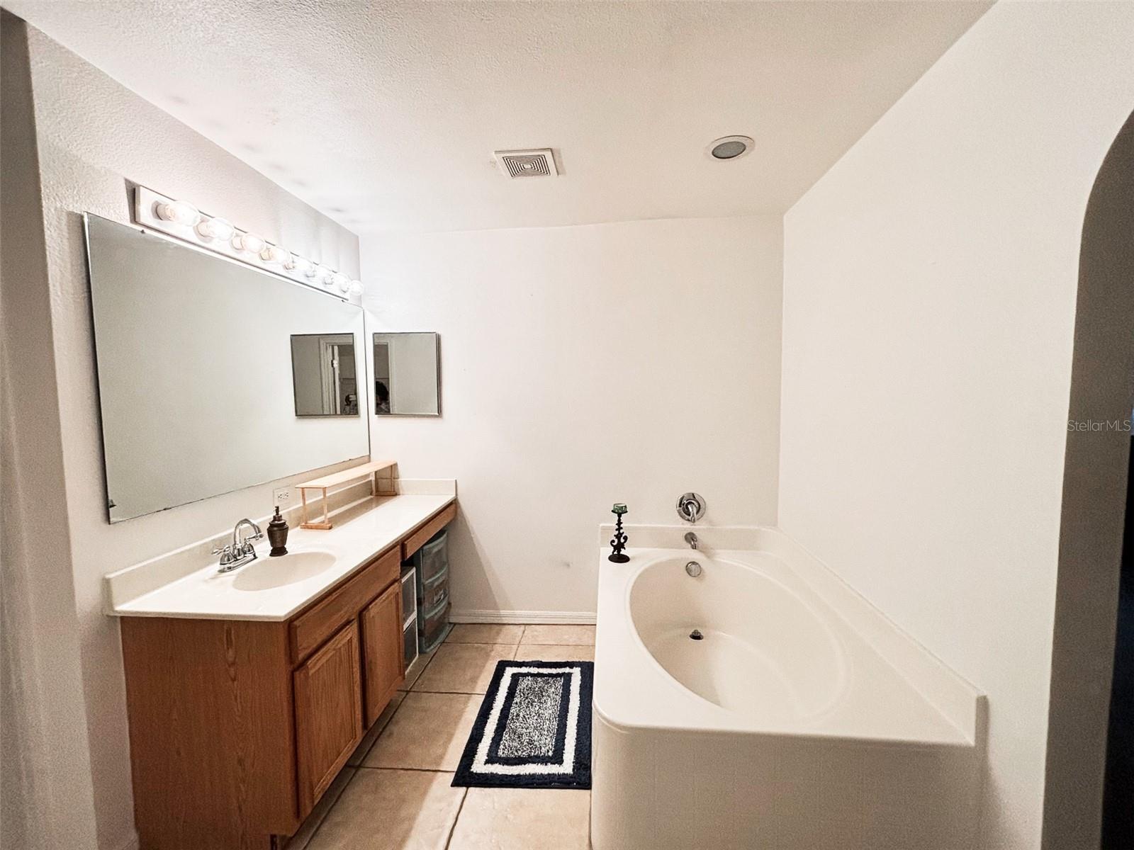 Image 28 of 51 For 12937 Bridleford Drive
