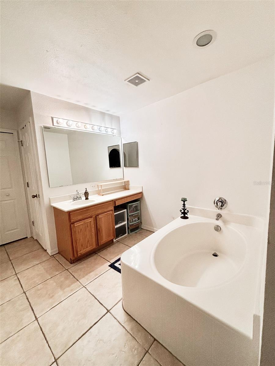 Image 29 of 51 For 12937 Bridleford Drive