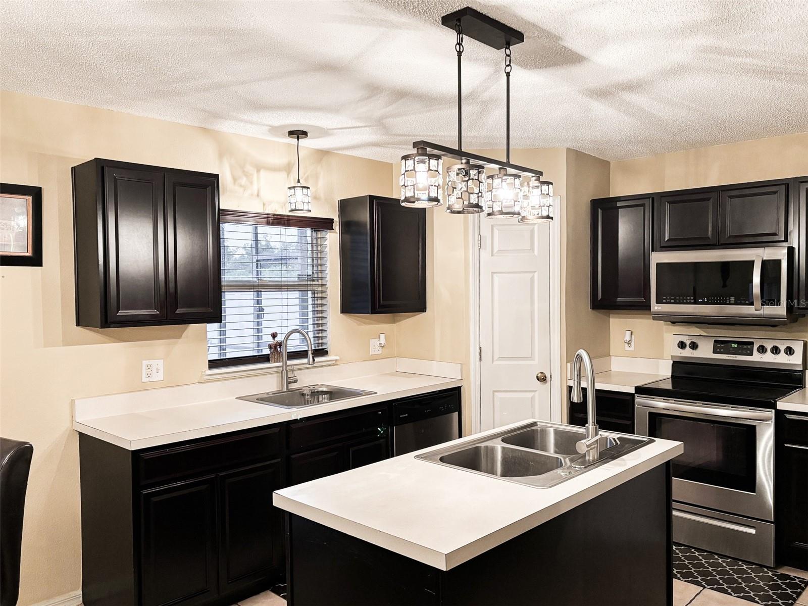 Image 8 of 51 For 12937 Bridleford Drive