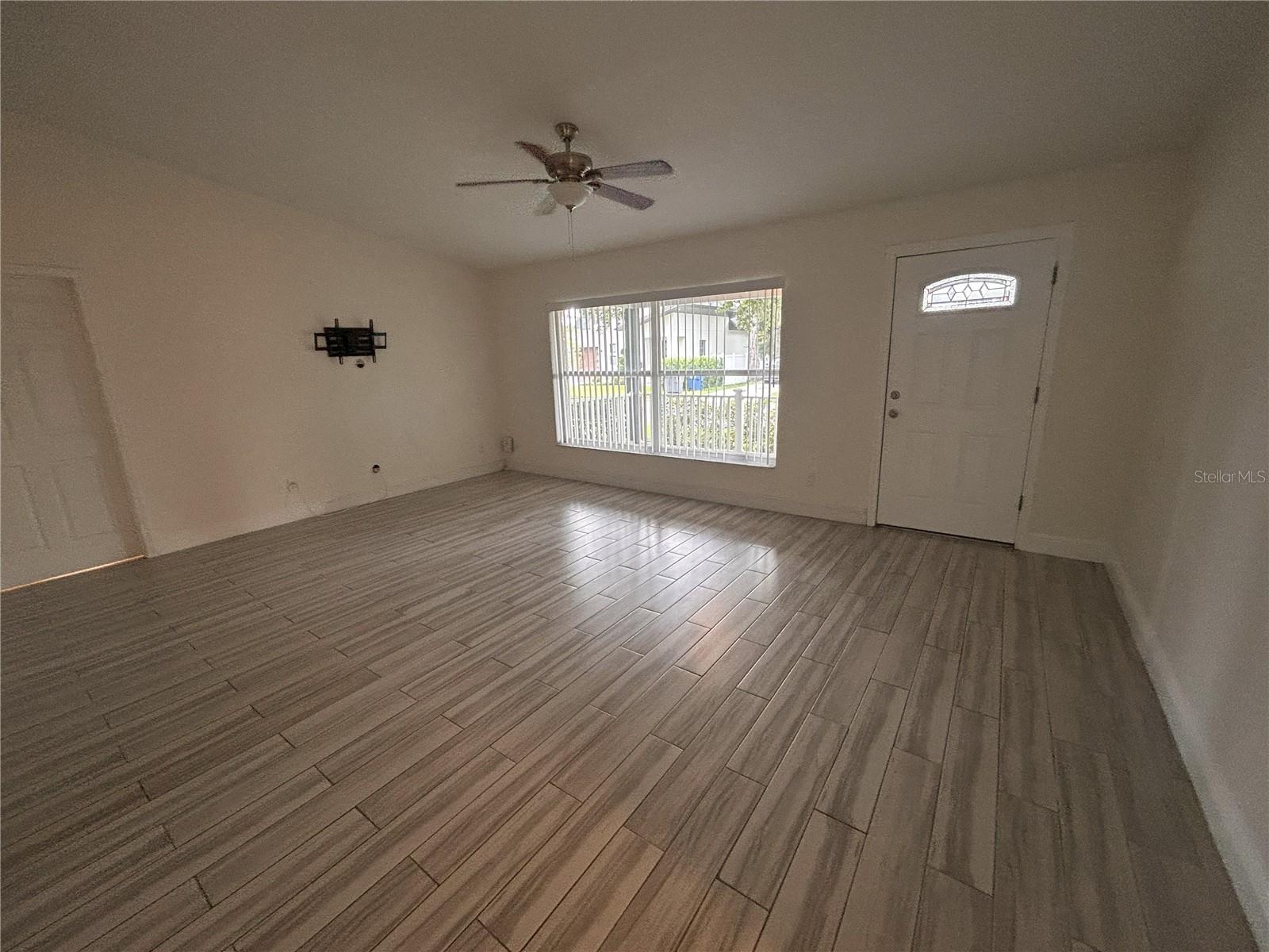 Image 2 of 28 For 830 Douglas Avenue