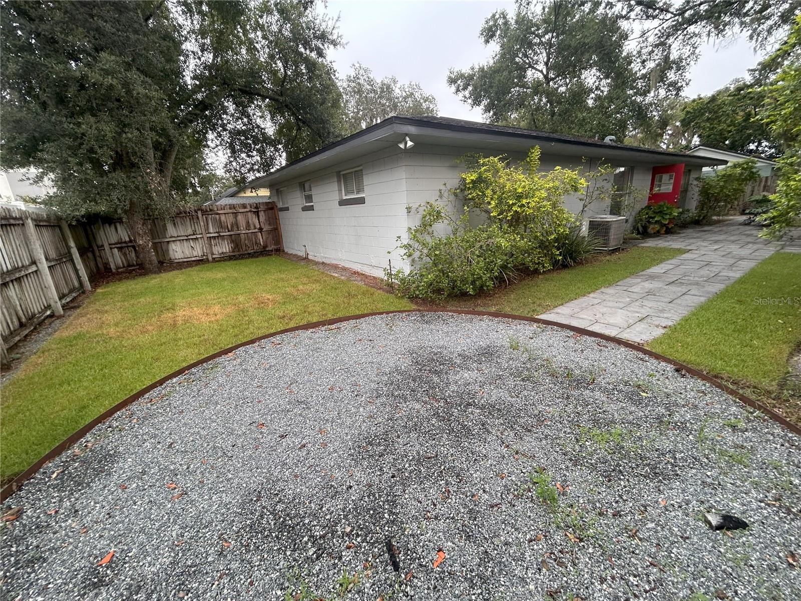 Image 21 of 28 For 830 Douglas Avenue