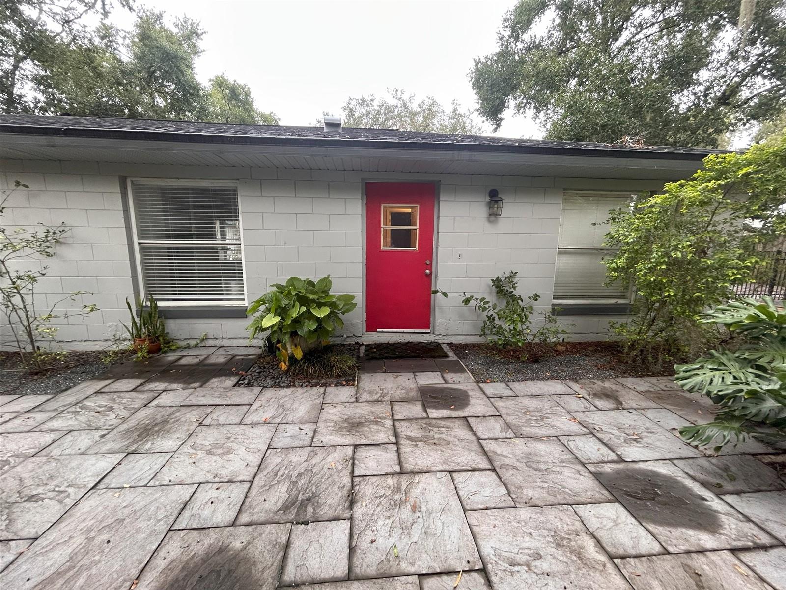 Image 22 of 28 For 830 Douglas Avenue