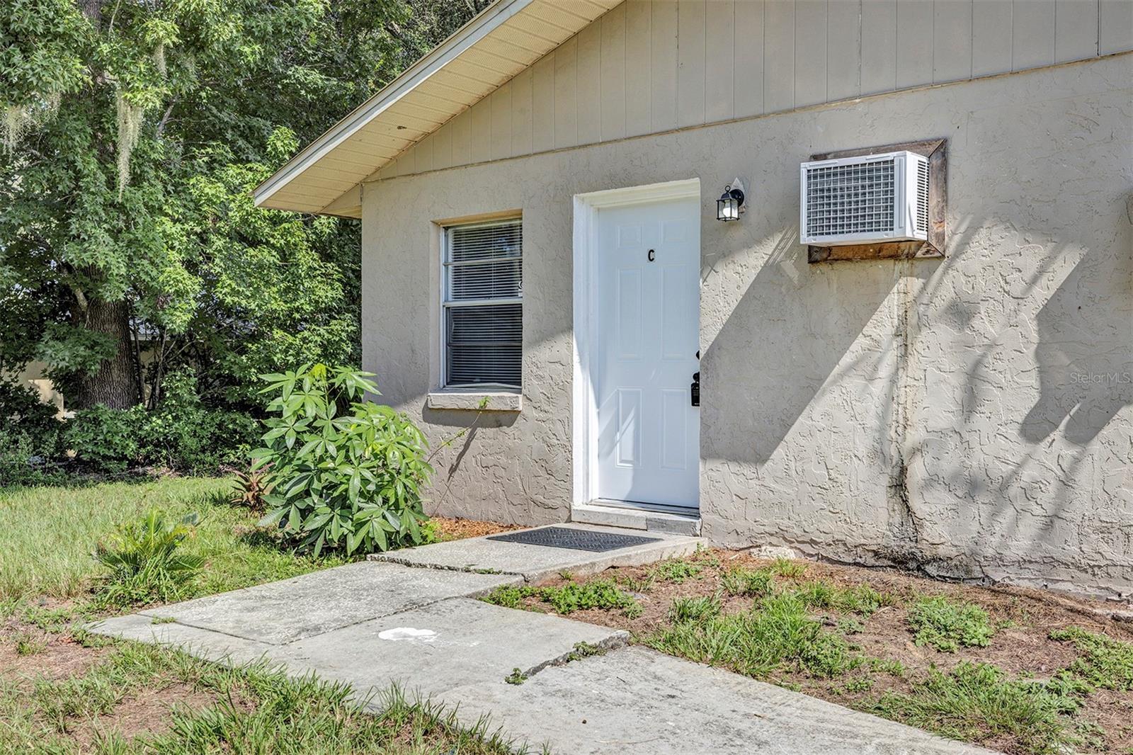 Image 2 of 10 For 506 Ne 28th  C