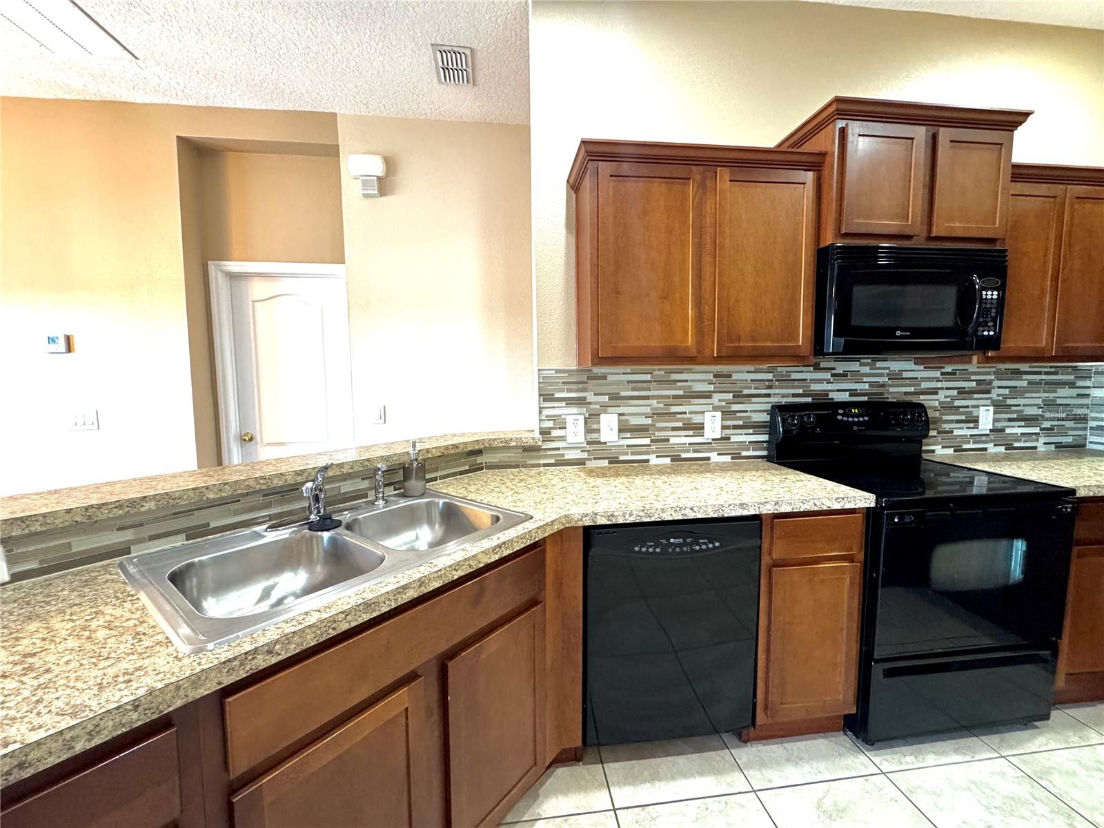 Image 7 of 23 For 6582 Goldenrod Road 89a
