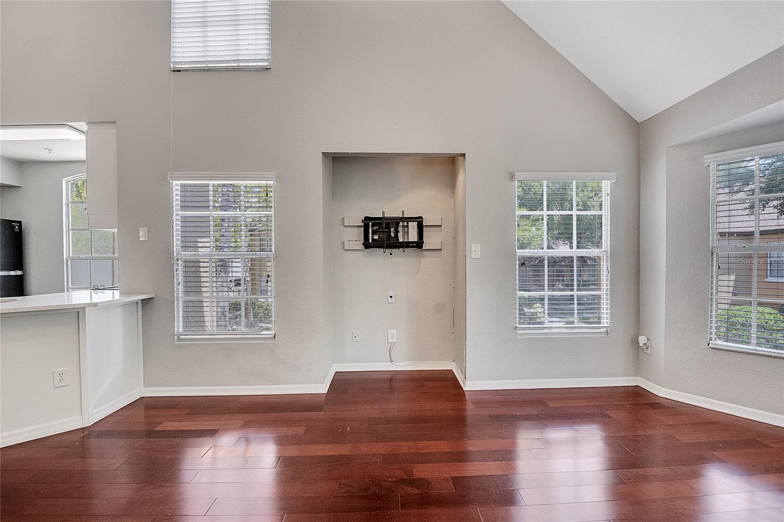 Image 12 of 51 For 6324 Raleigh Street 711