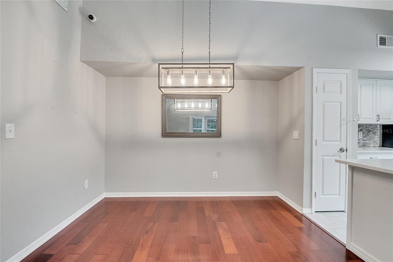Image 17 of 51 For 6324 Raleigh Street 711