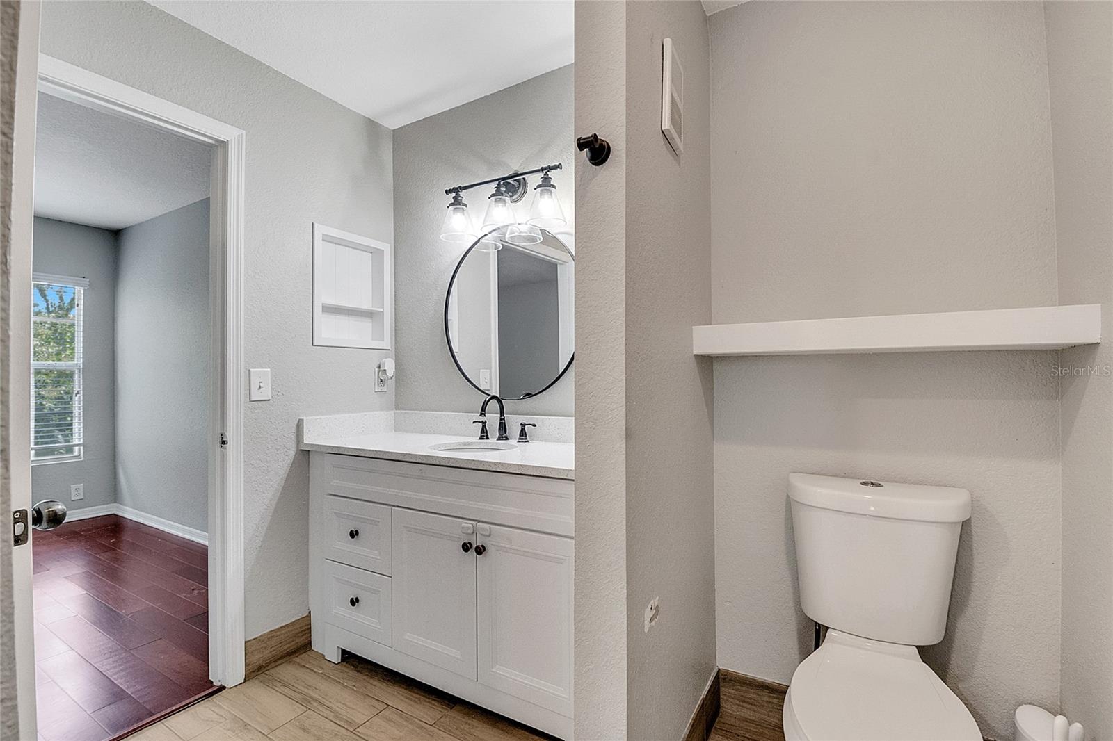 Image 33 of 51 For 6324 Raleigh Street 711