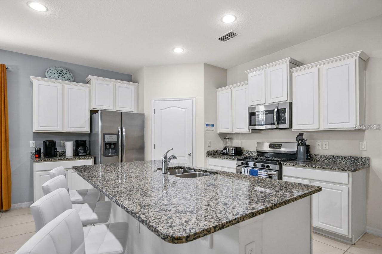 Image 3 of 33 For 5276 Oakbourne Avenue
