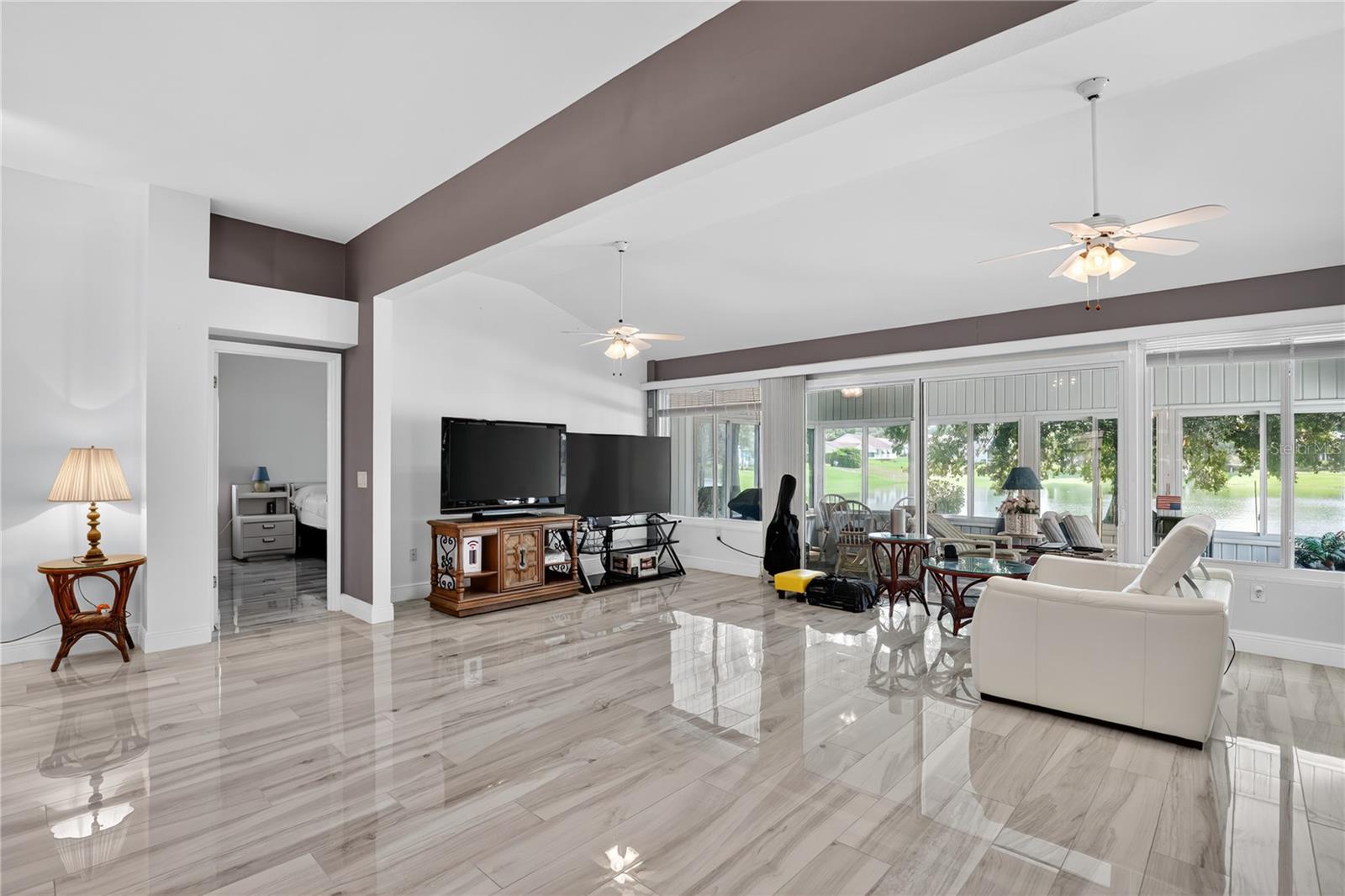 Image 13 of 32 For 411 Del Mar Drive