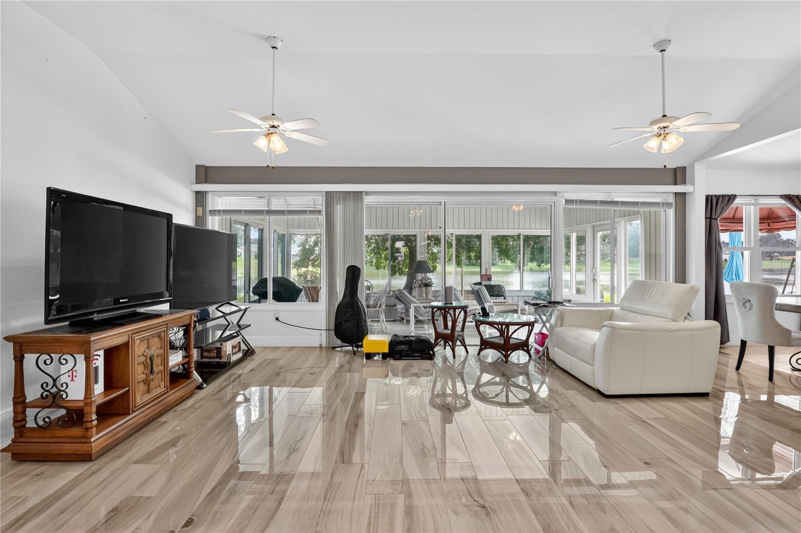 Image 15 of 32 For 411 Del Mar Drive