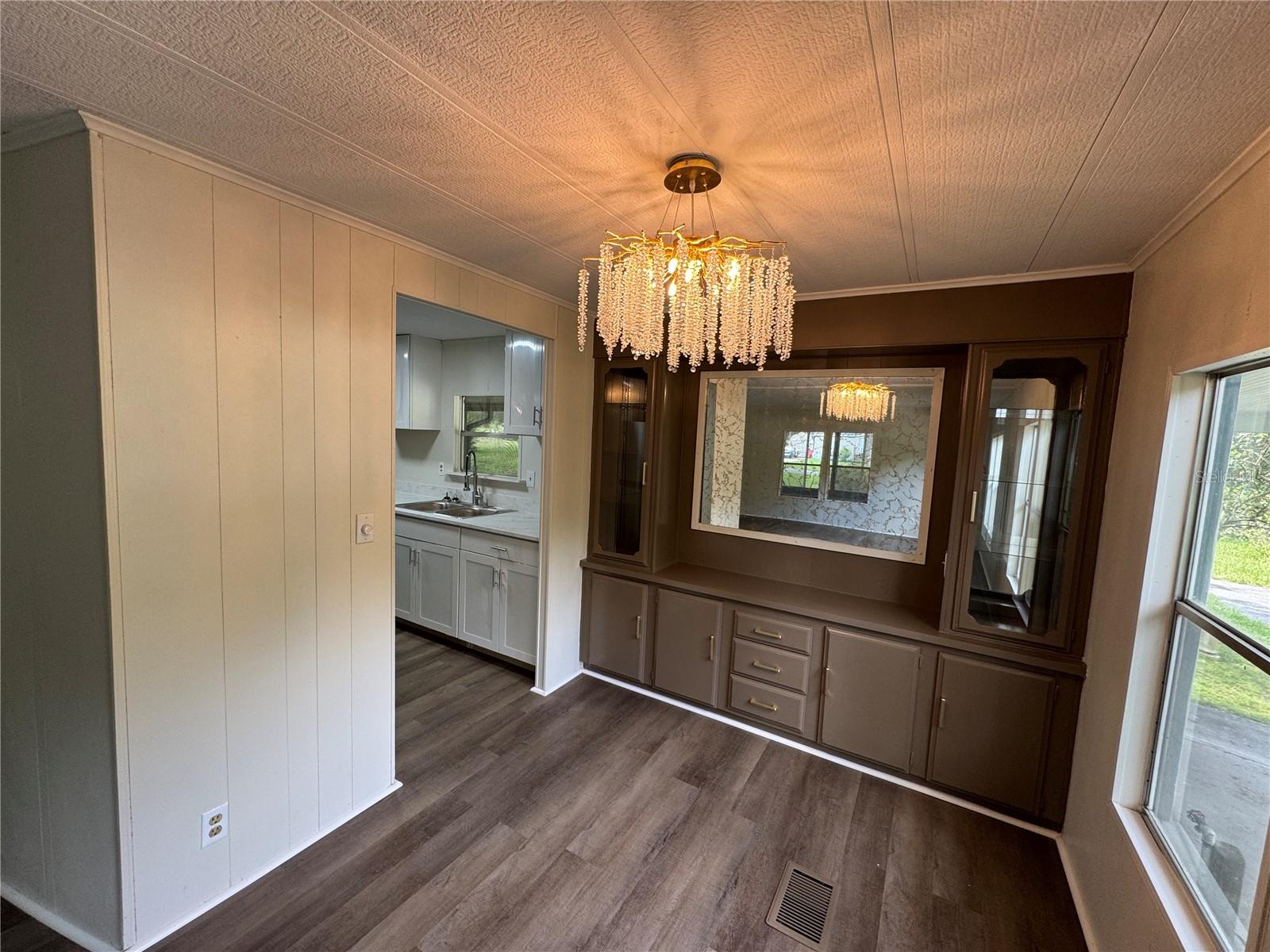 Image 10 of 45 For 8210 Cove Point