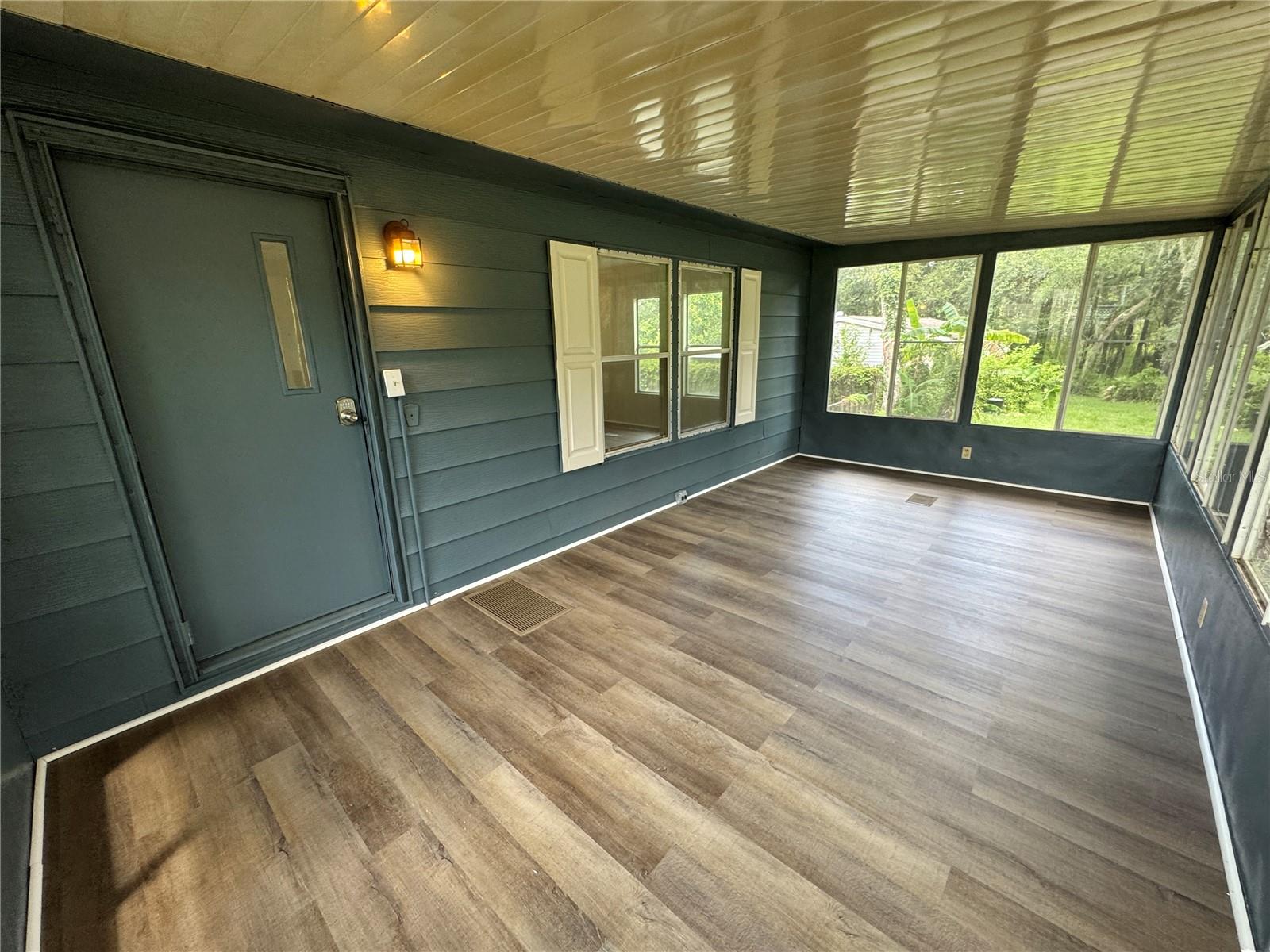 Image 4 of 45 For 8210 Cove Point
