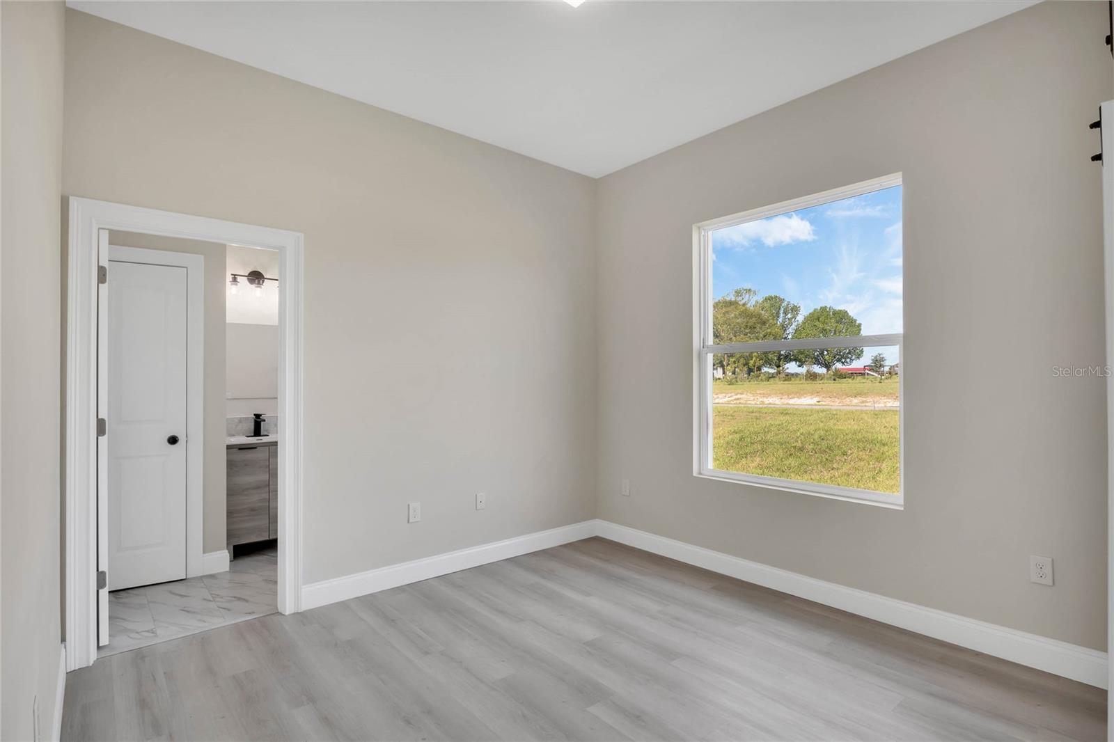 Image 12 of 18 For 9041 Oakheart Lane