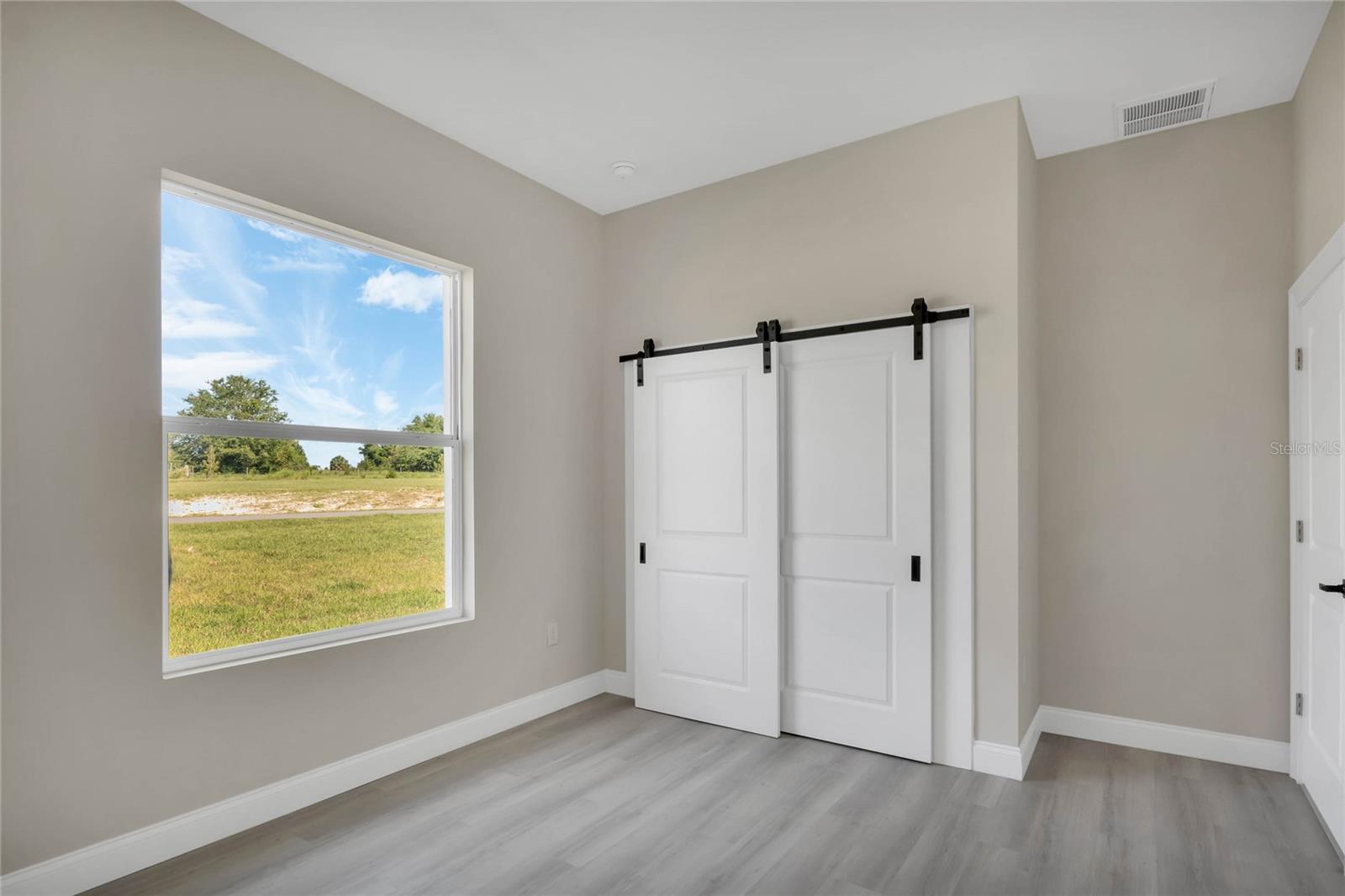 Image 13 of 18 For 9041 Oakheart Lane