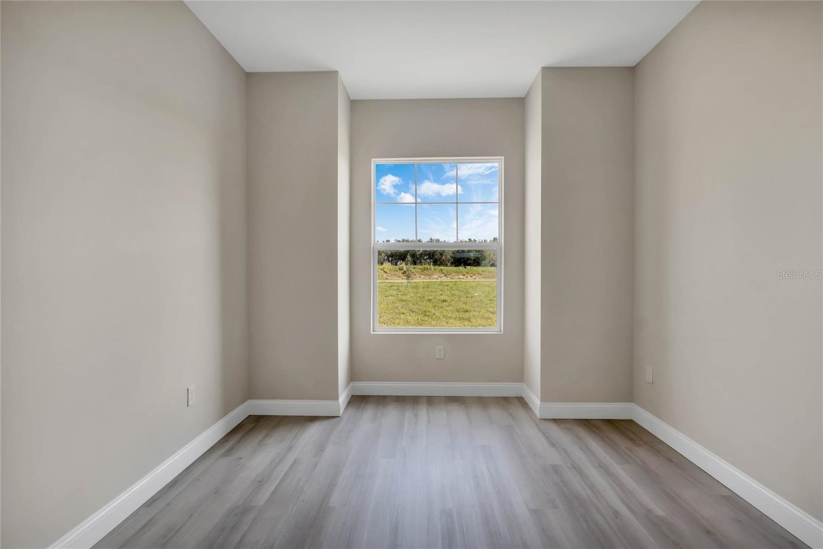 Image 15 of 18 For 9041 Oakheart Lane