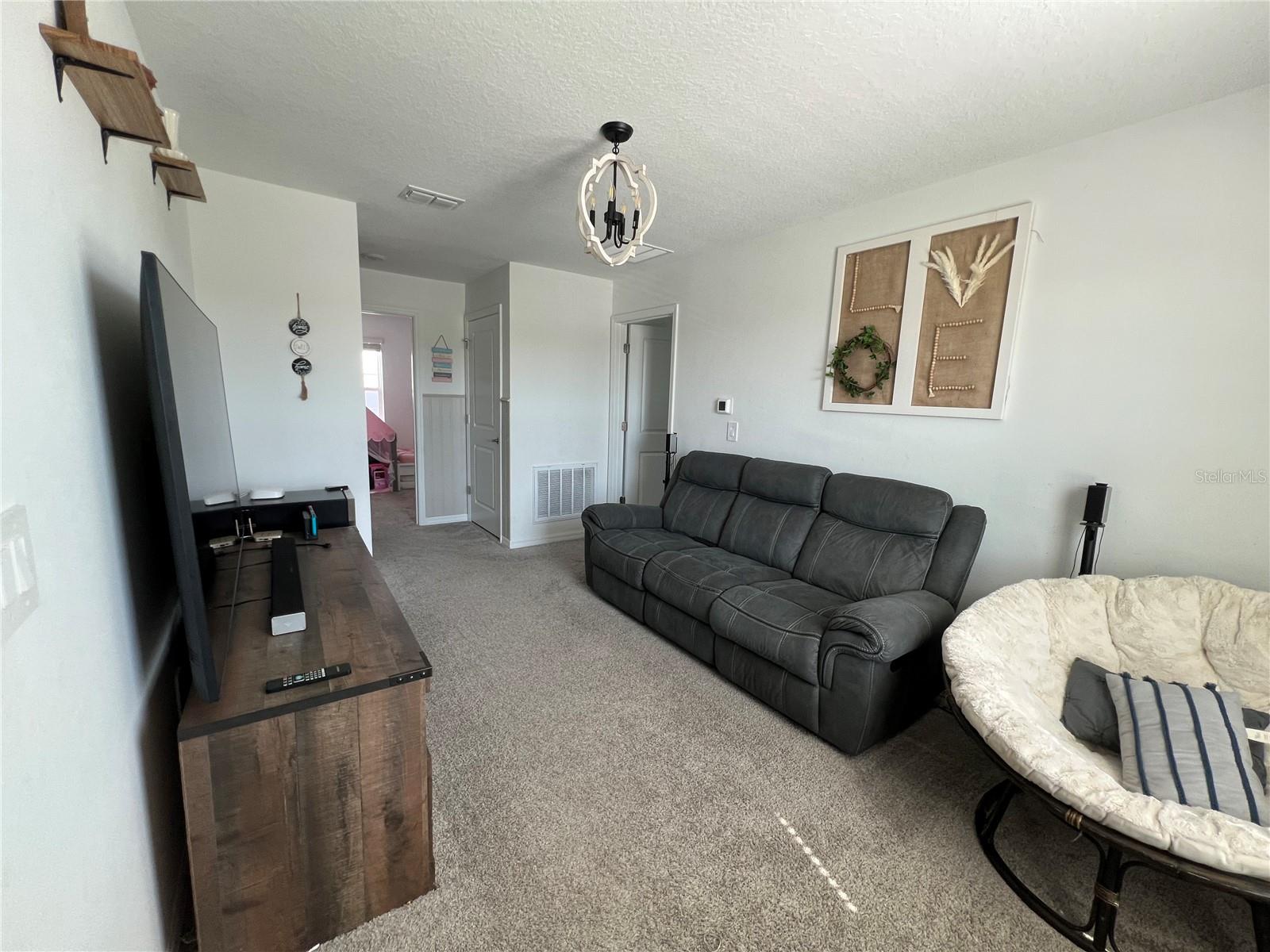 Image 13 of 69 For 950 Cattleman Street