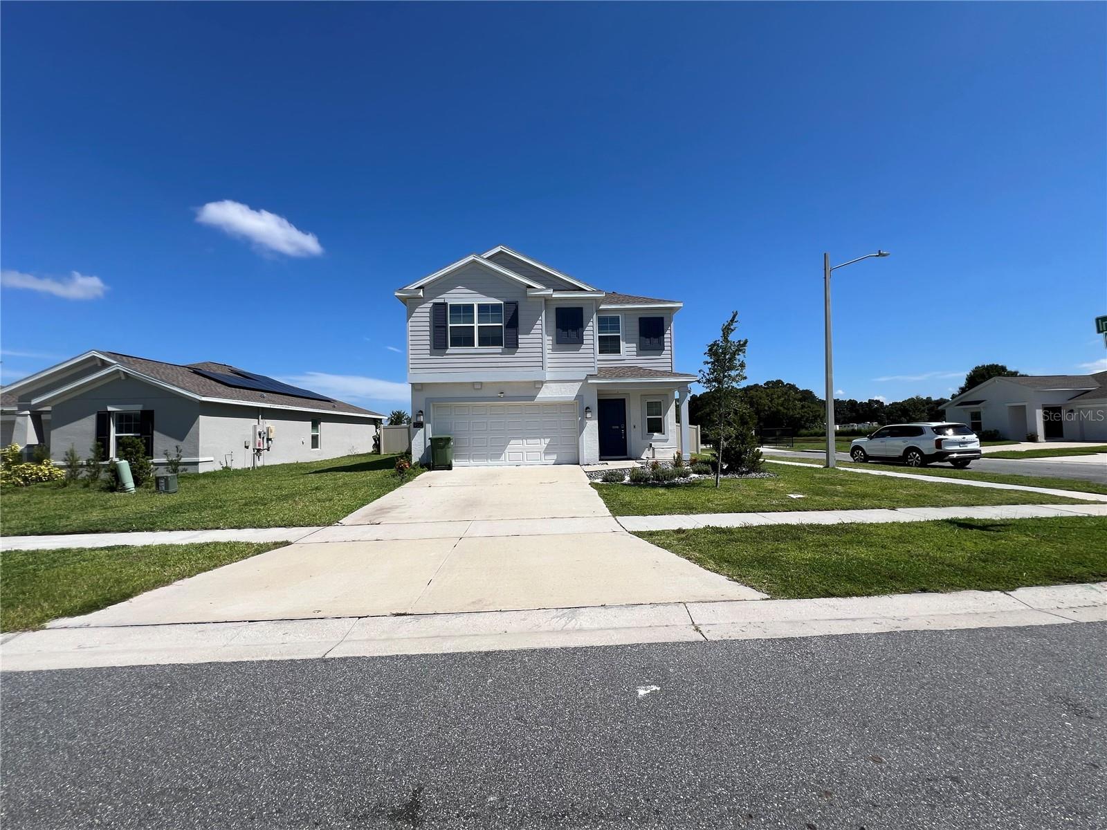Image 3 of 69 For 950 Cattleman Street