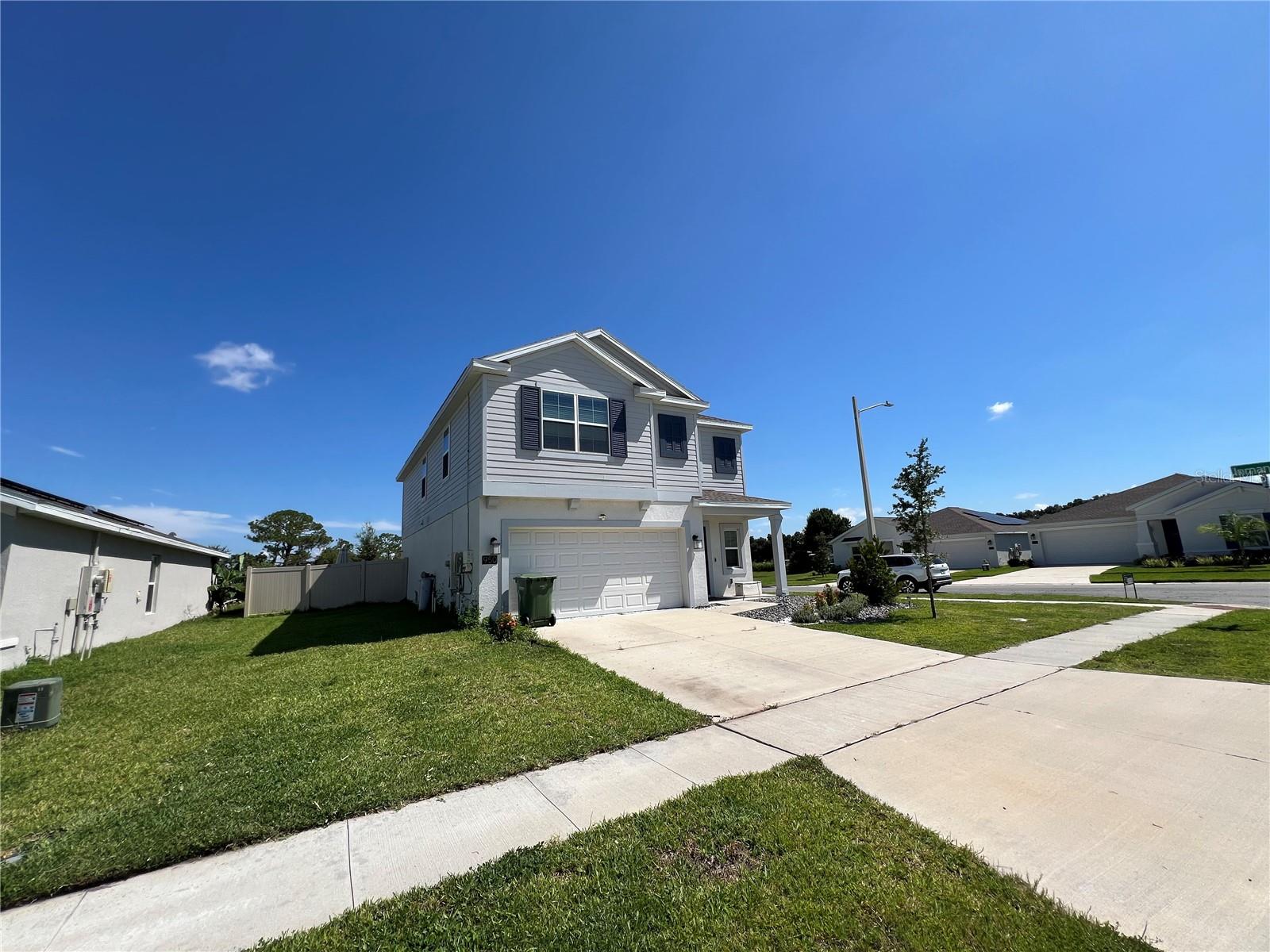 Image 4 of 69 For 950 Cattleman Street