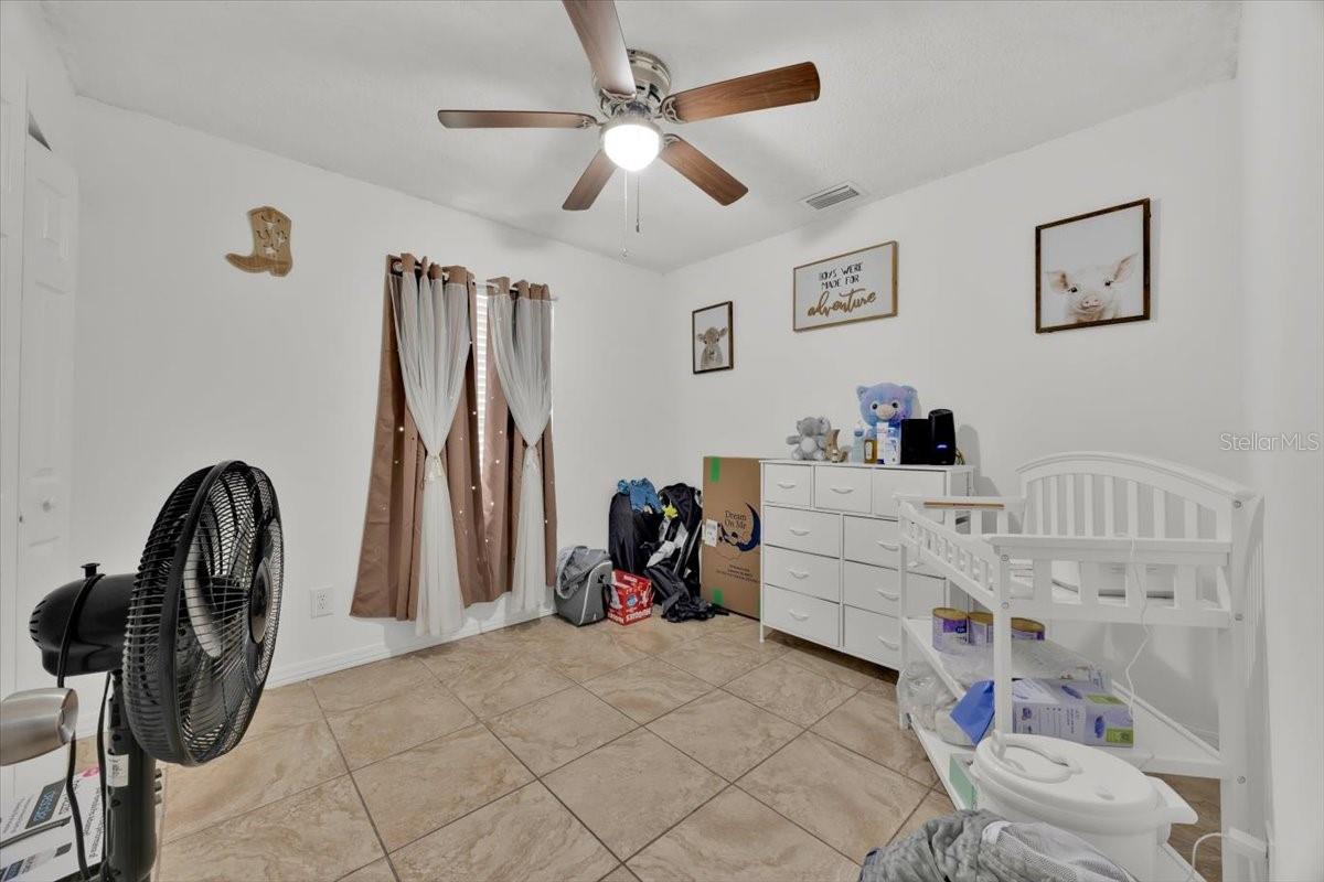 Image 11 of 19 For 605 Kings Lane Sw