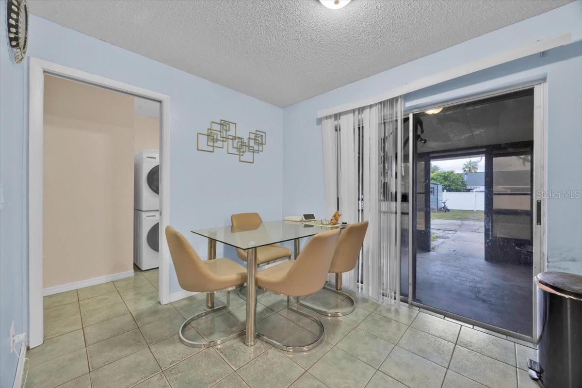 Image 5 of 19 For 605 Kings Lane Sw