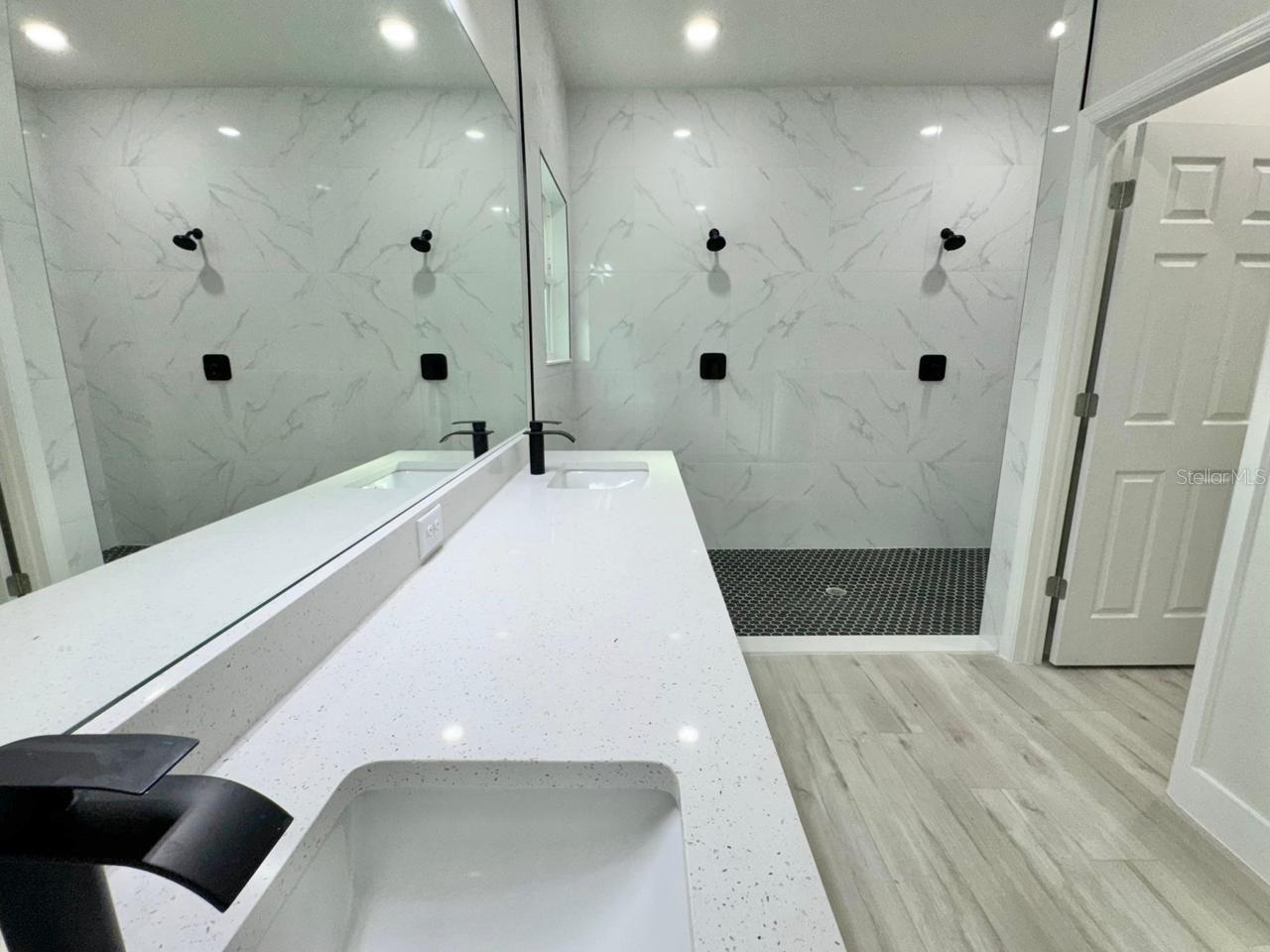 Listing photo id 27 for 8550 Trojan Drive
